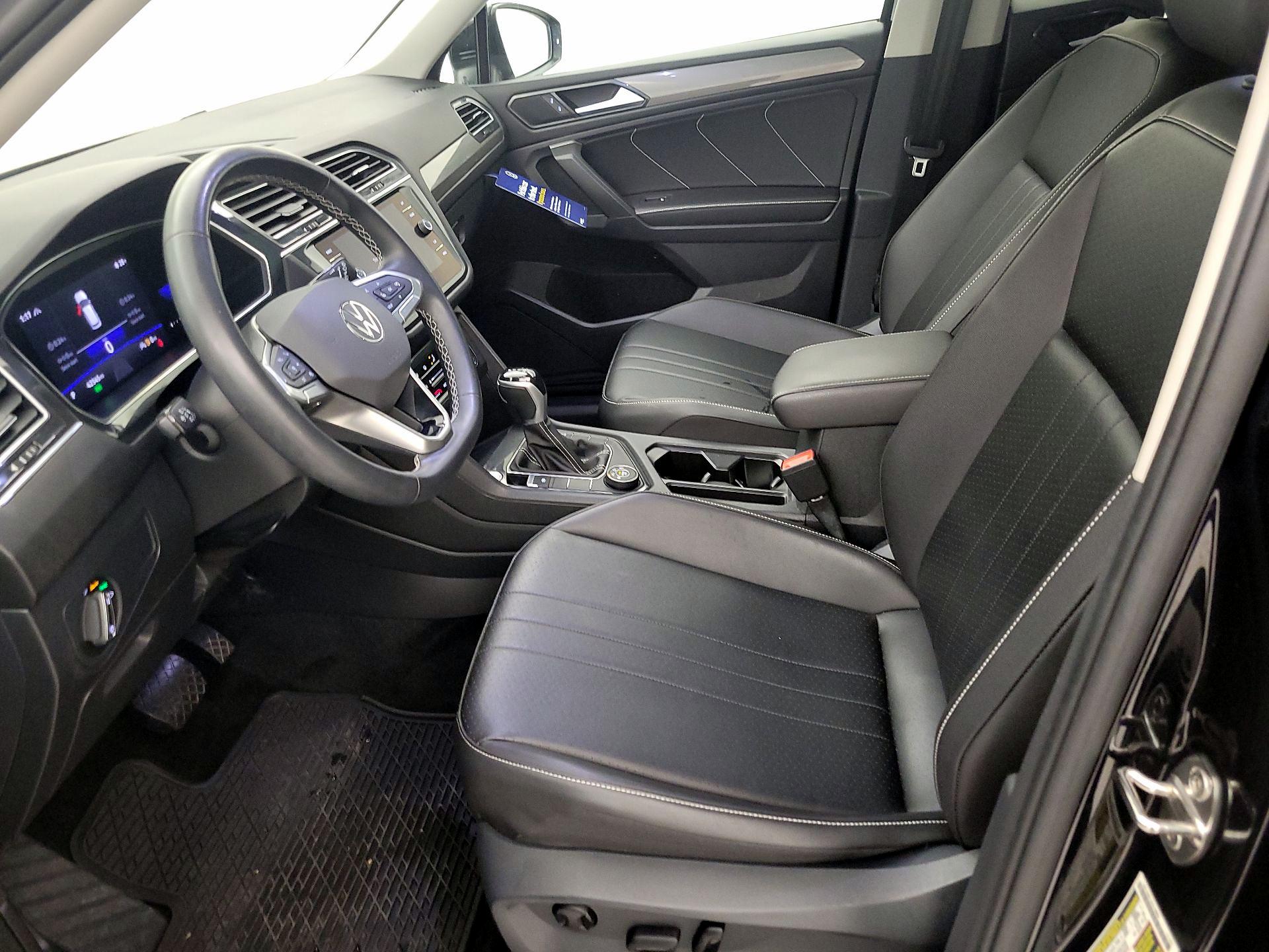 Thumbnail: 2022 Volkswagen Tiguan - 11