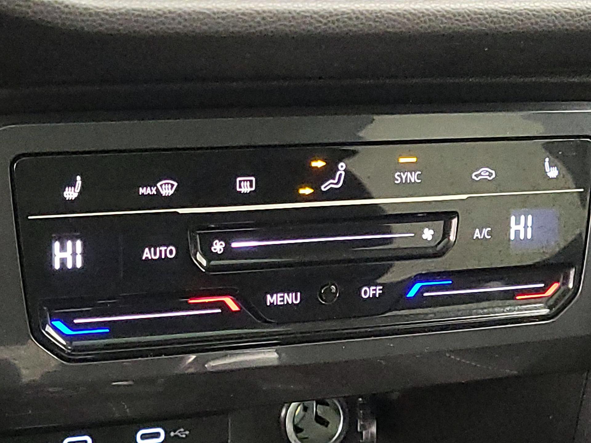 Thumbnail: 2022 Volkswagen Tiguan - 16