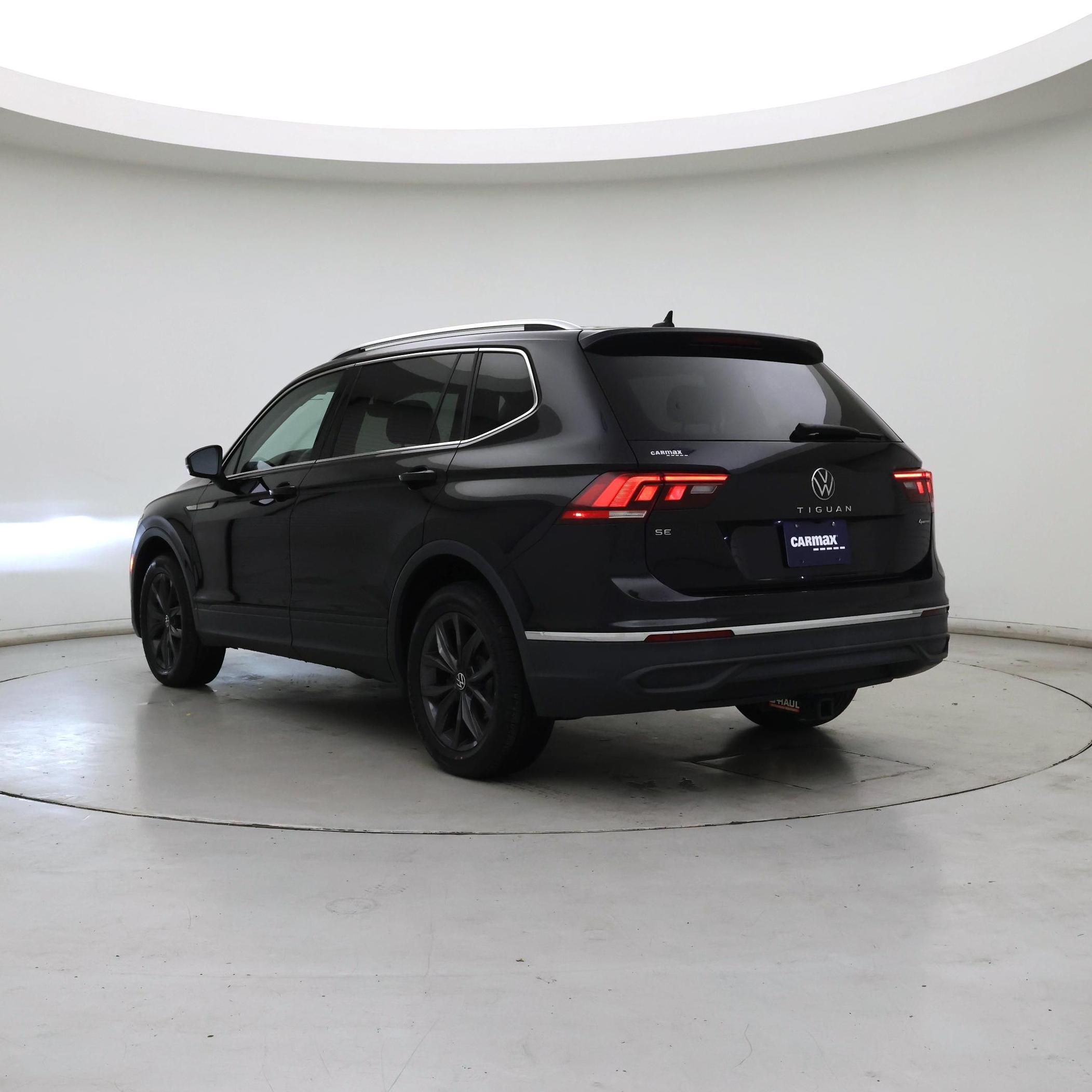 Thumbnail: 2022 Volkswagen Tiguan - 2