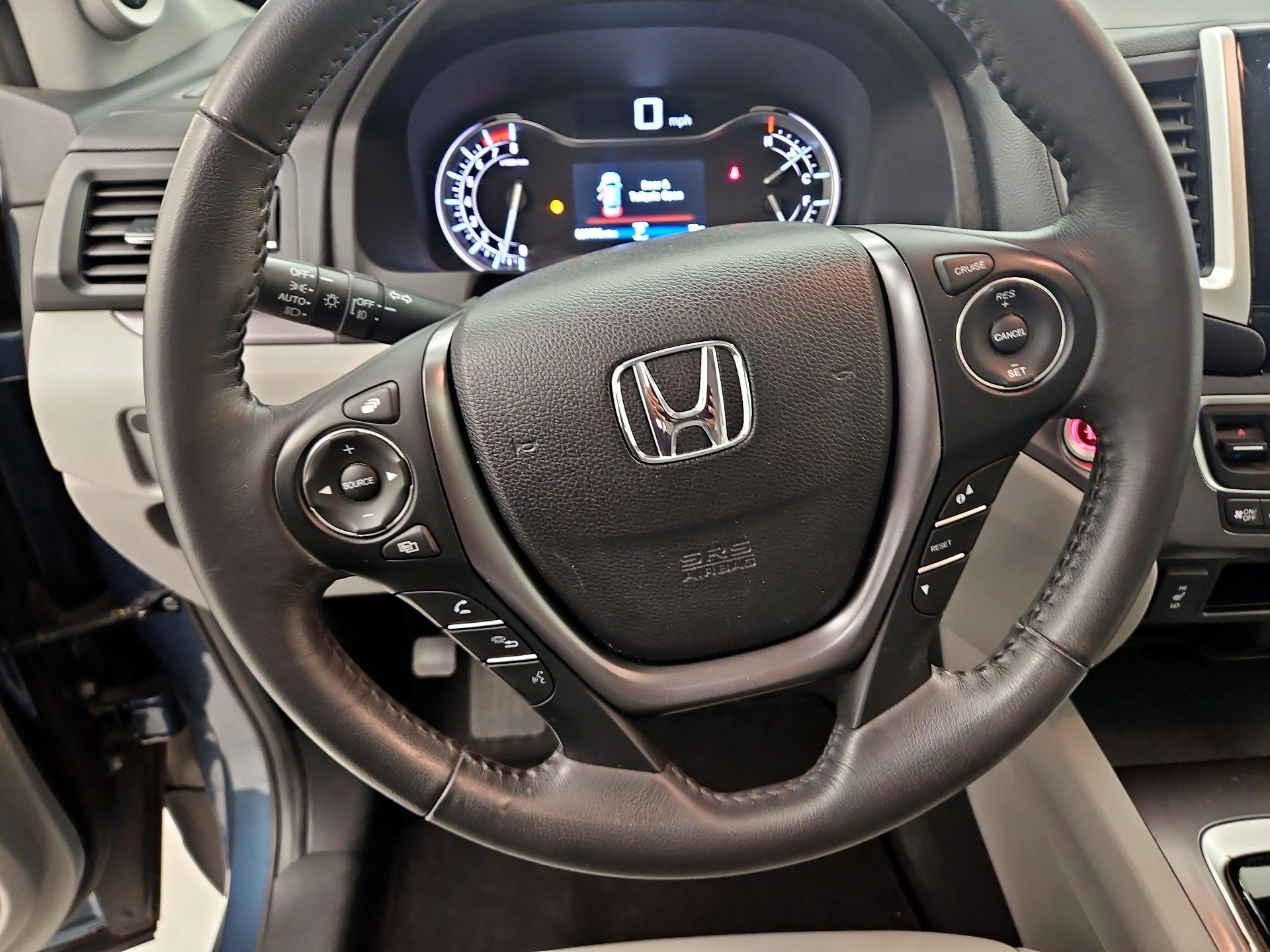 Thumbnail: 2018 Honda Pilot - 10