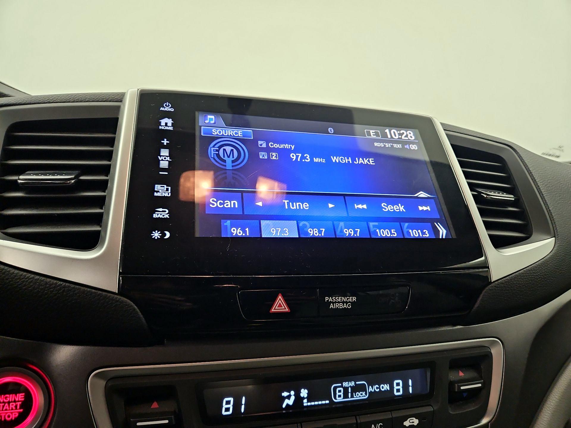 Thumbnail: 2018 Honda Pilot - 15