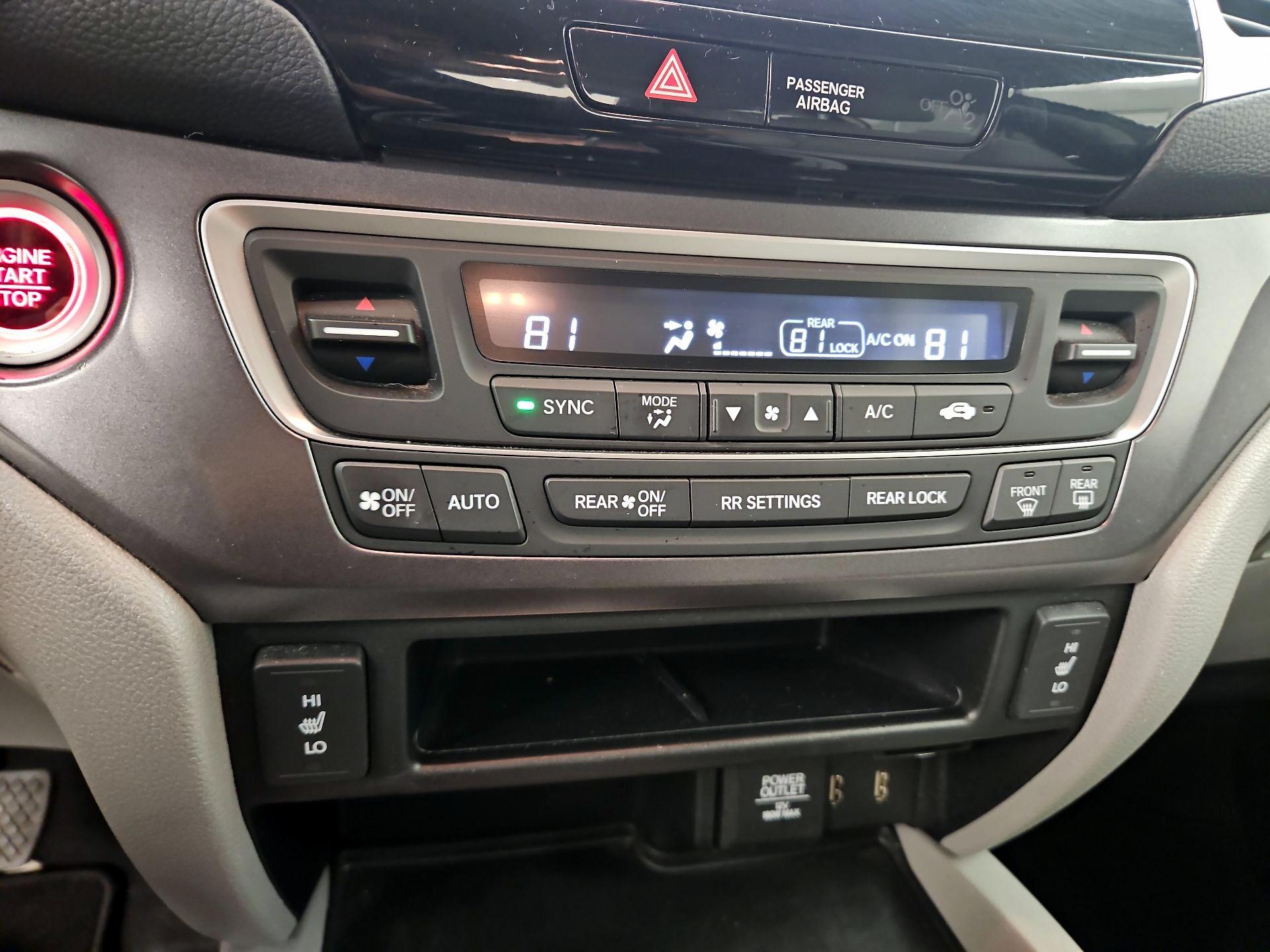 Thumbnail: 2018 Honda Pilot - 16