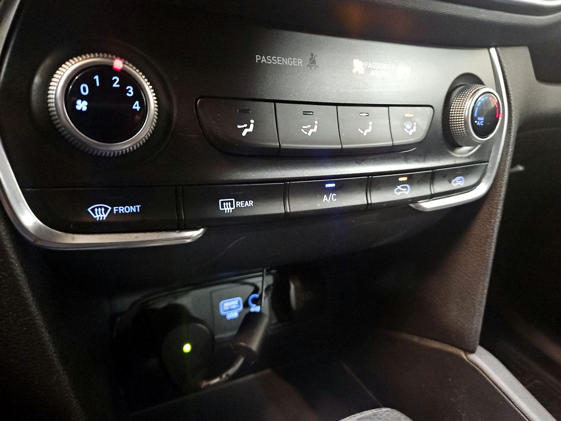 Thumbnail: 2019 Hyundai Santa Fe - 16