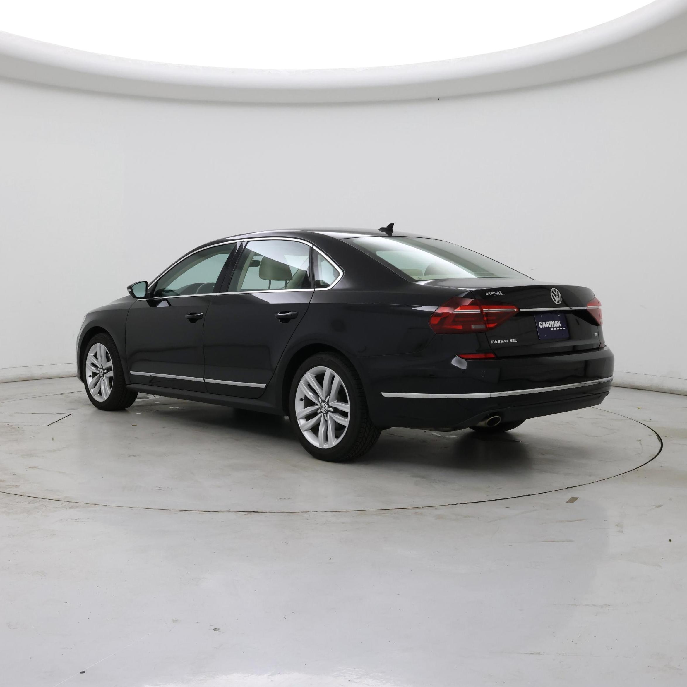 Thumbnail: 2017 Volkswagen Passat - 2