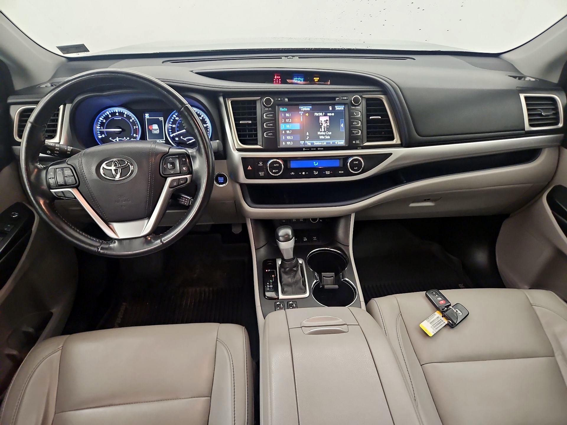 Thumbnail: 2017 Toyota Highlander - 9