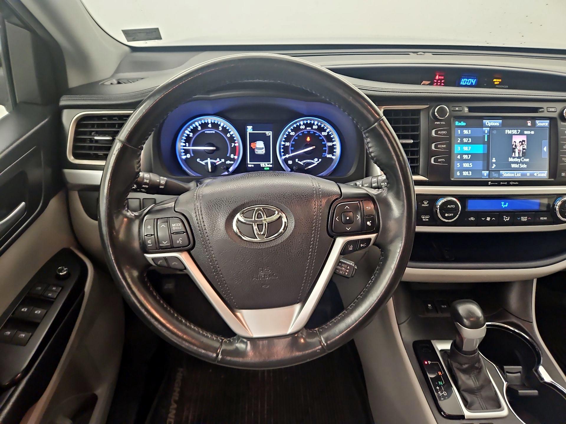 Thumbnail: 2017 Toyota Highlander - 10