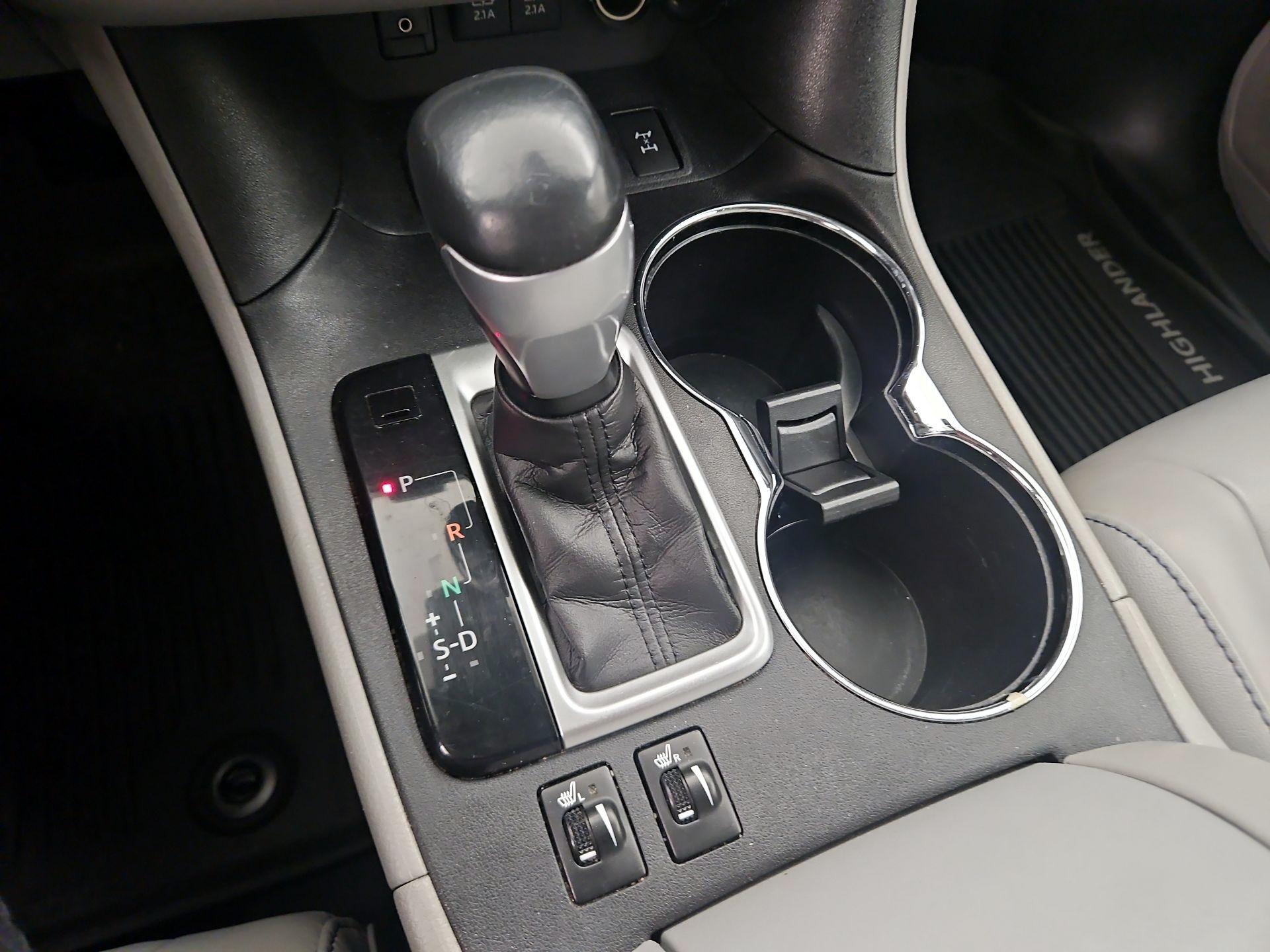 Thumbnail: 2017 Toyota Highlander - 17