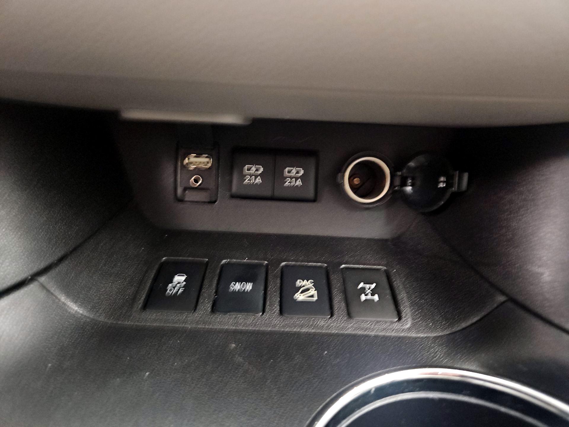 Thumbnail: 2017 Toyota Highlander - 18