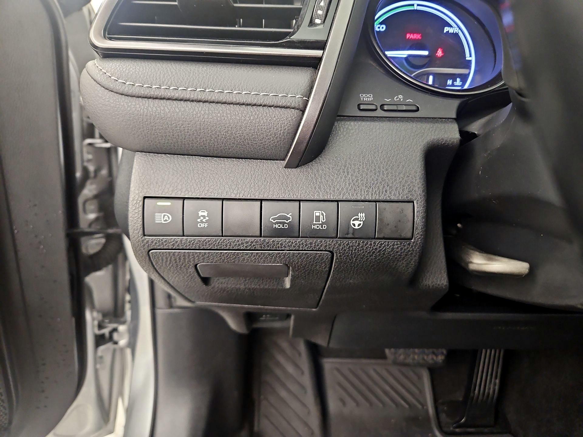 Thumbnail: 2021 Toyota Camry - 13