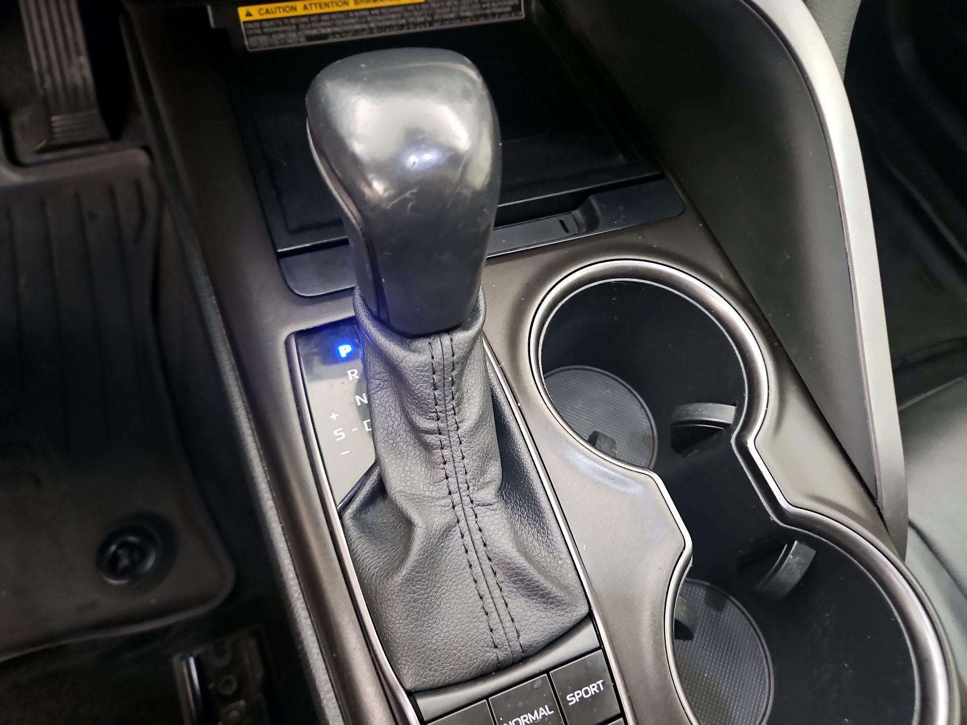 Thumbnail: 2021 Toyota Camry - 17