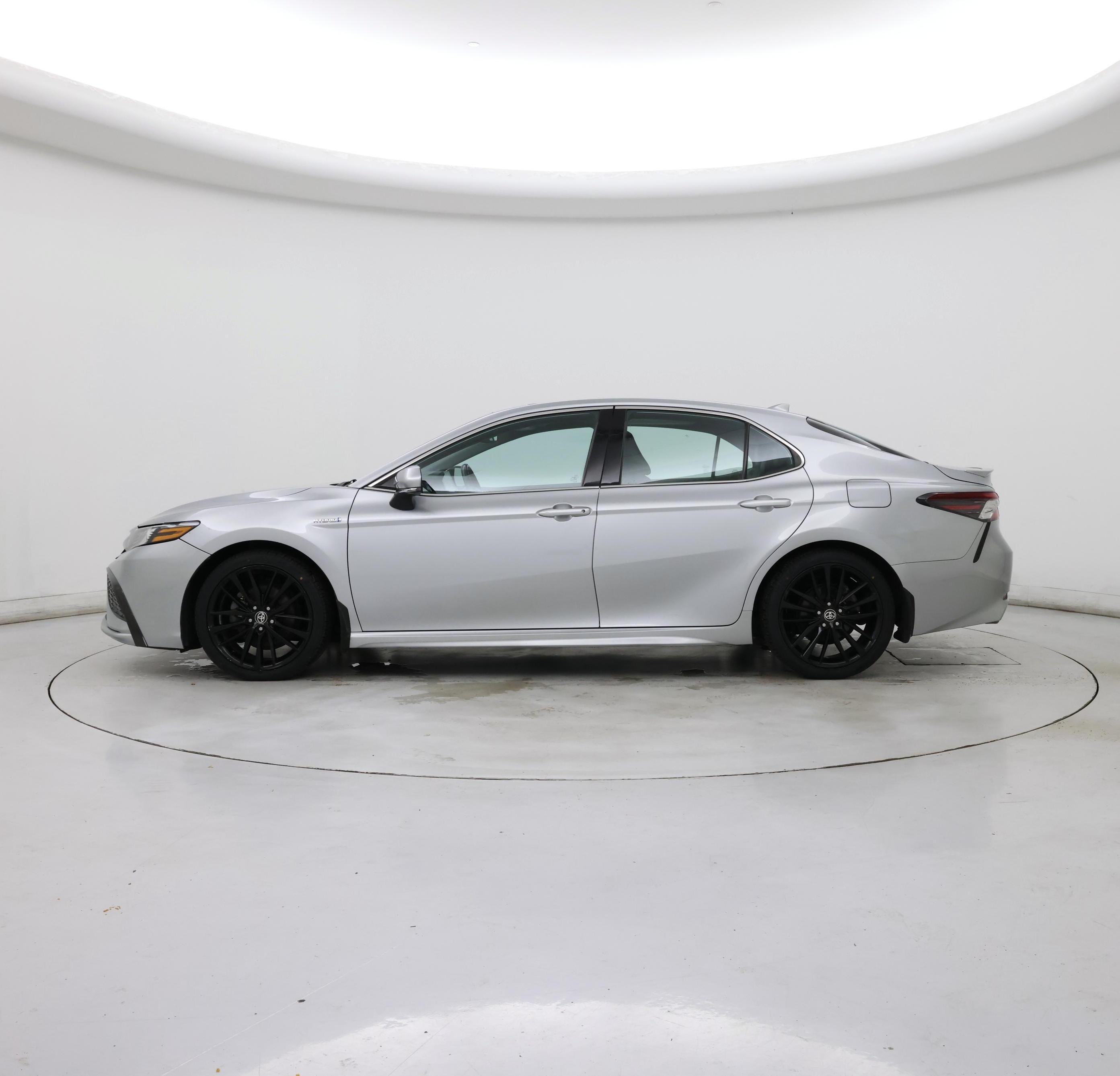 Thumbnail: 2021 Toyota Camry - 3