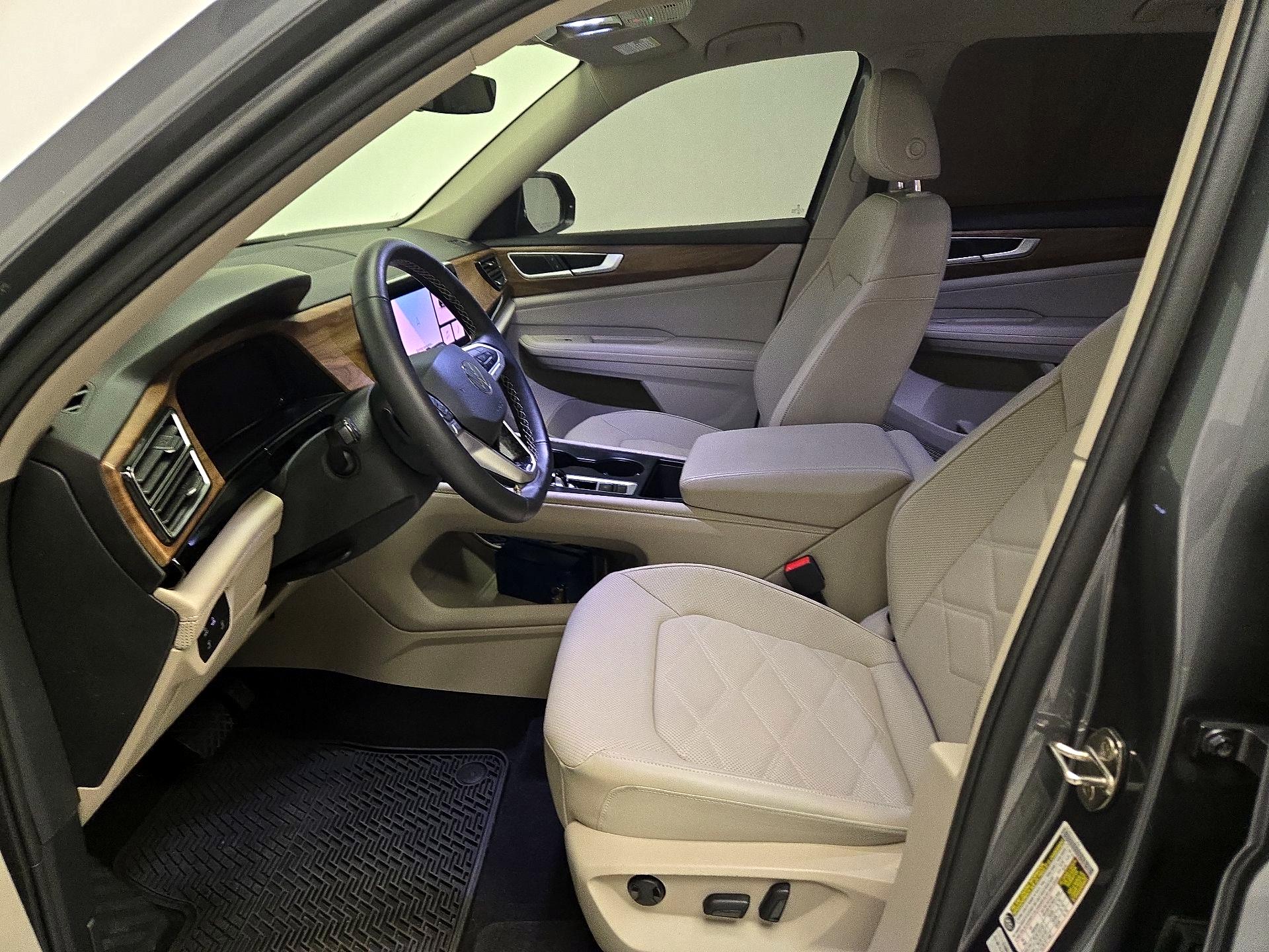 Thumbnail: 2024 Volkswagen Atlas - 11