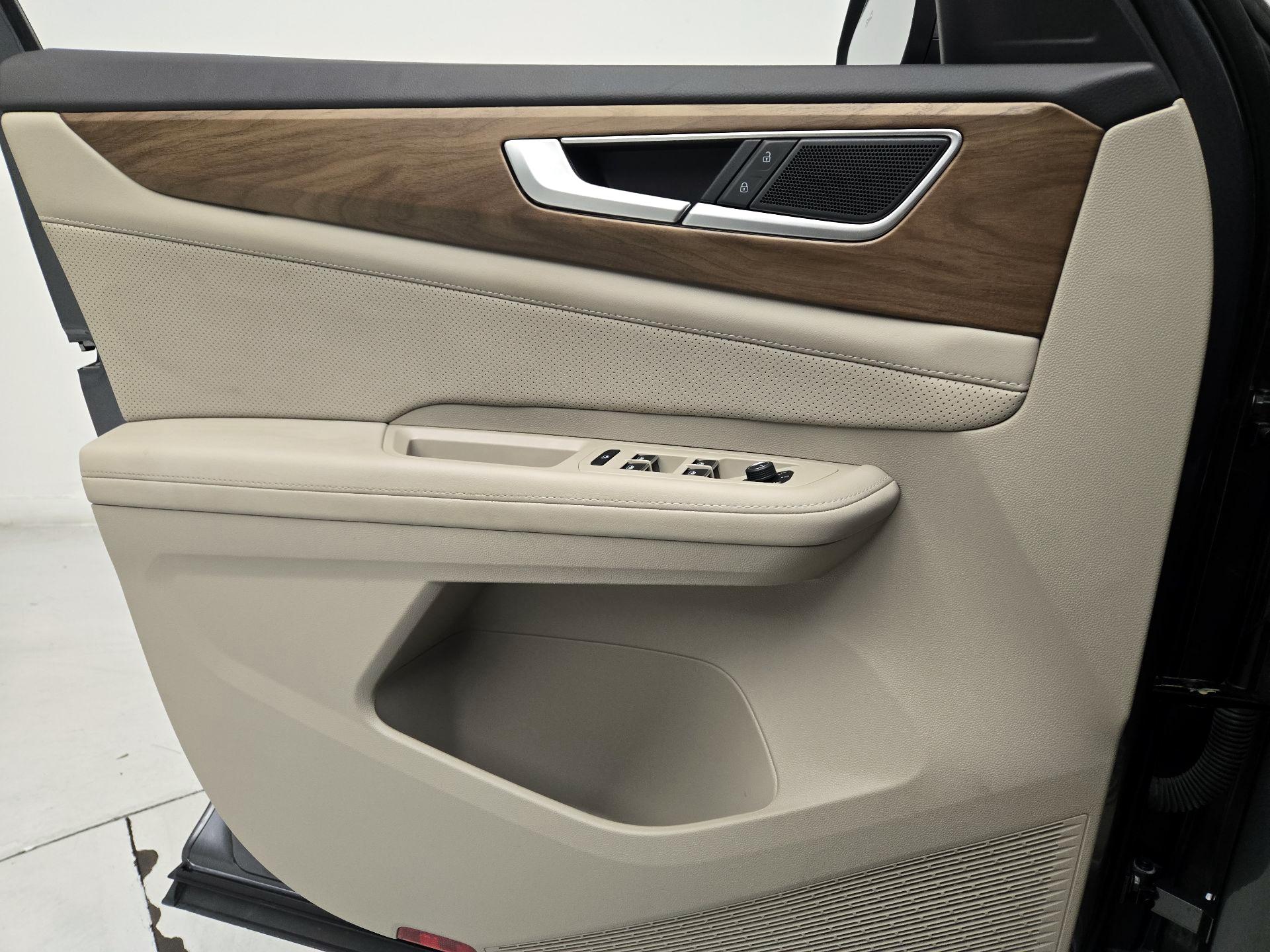 Thumbnail: 2024 Volkswagen Atlas - 12