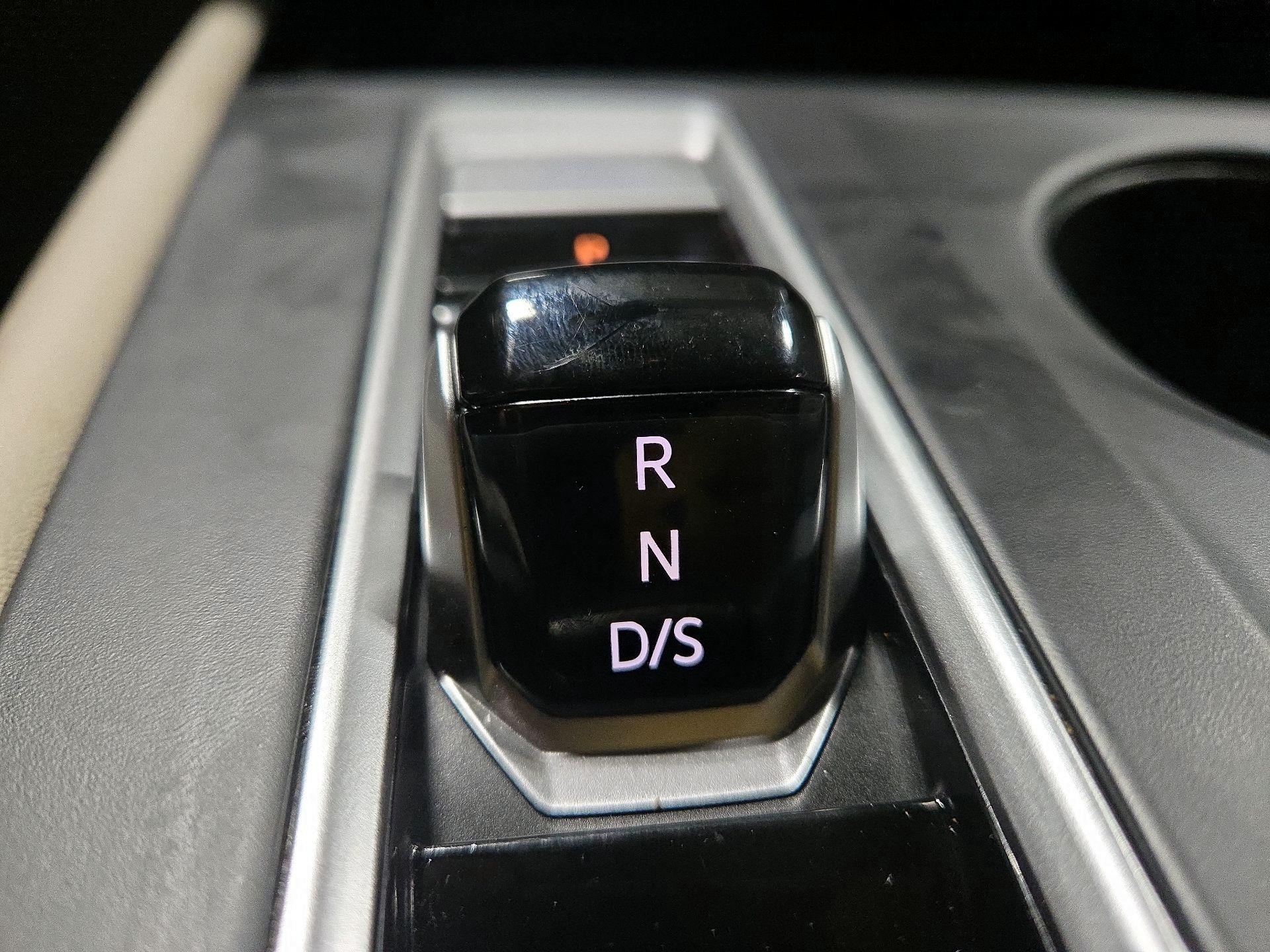 Thumbnail: 2024 Volkswagen Atlas - 16