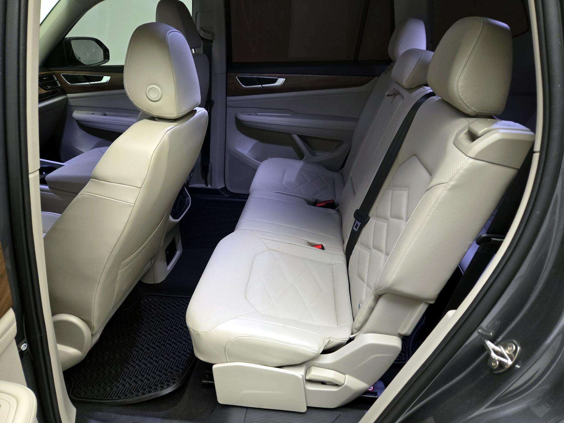 Thumbnail: 2024 Volkswagen Atlas - 18