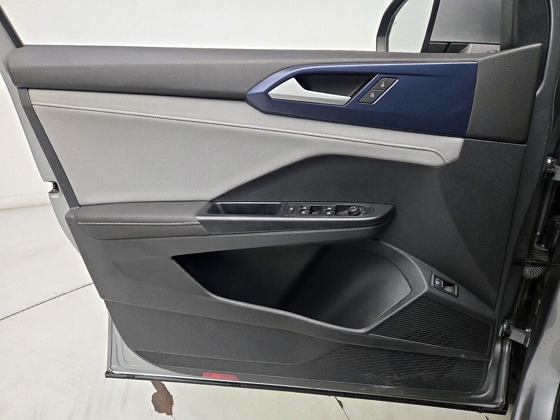 Thumbnail: 2024 Volkswagen Taos - 12