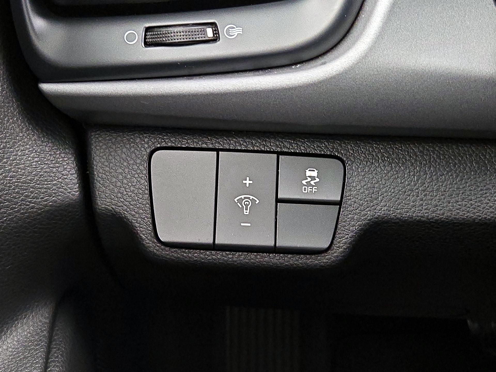 Thumbnail: 2020 Kia Rio5 - 13