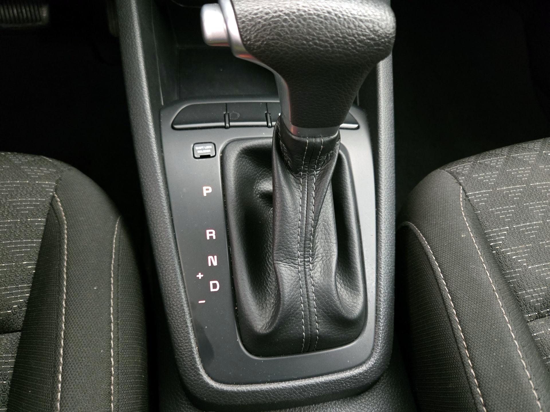 Thumbnail: 2020 Kia Rio5 - 17