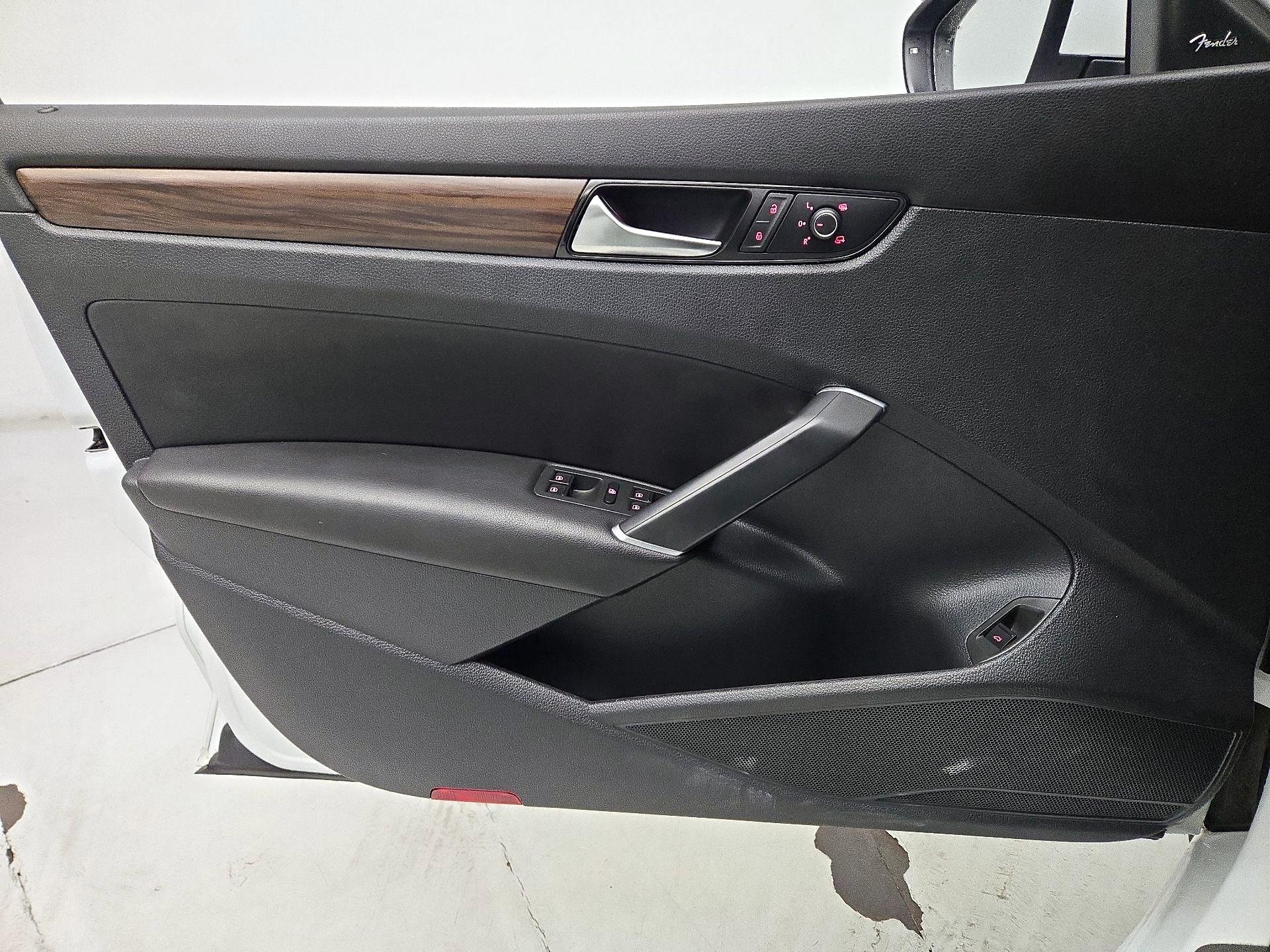 Thumbnail: 2020 Volkswagen Passat - 12