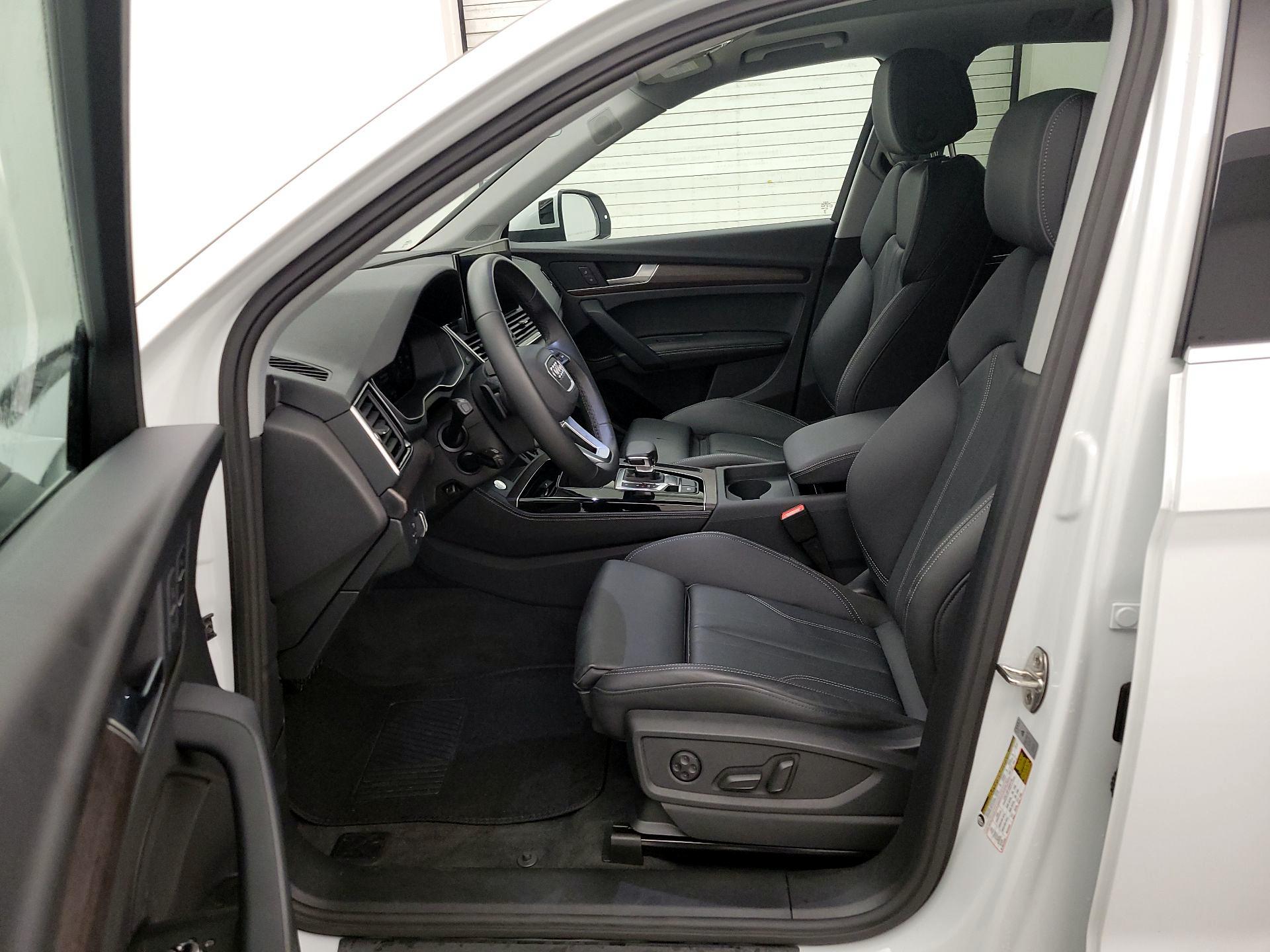 Thumbnail: 2024 Audi Q5 - 11