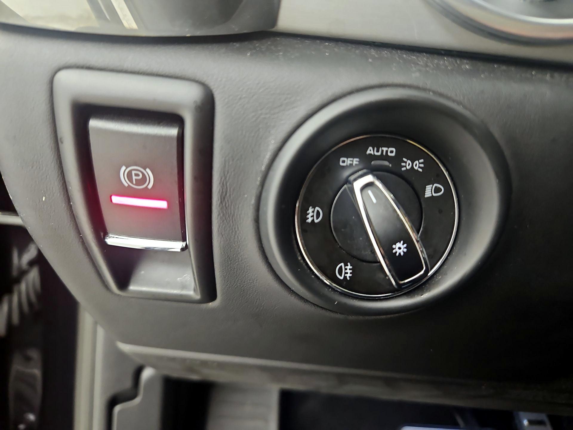 Thumbnail: 2015 Porsche Cayenne - 13