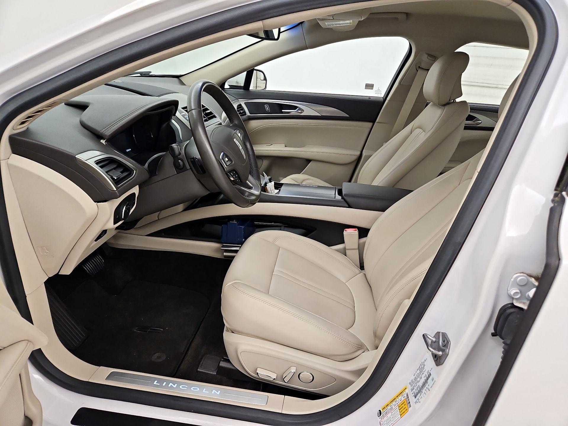 Thumbnail: 2017 Lincoln MKZ - 11