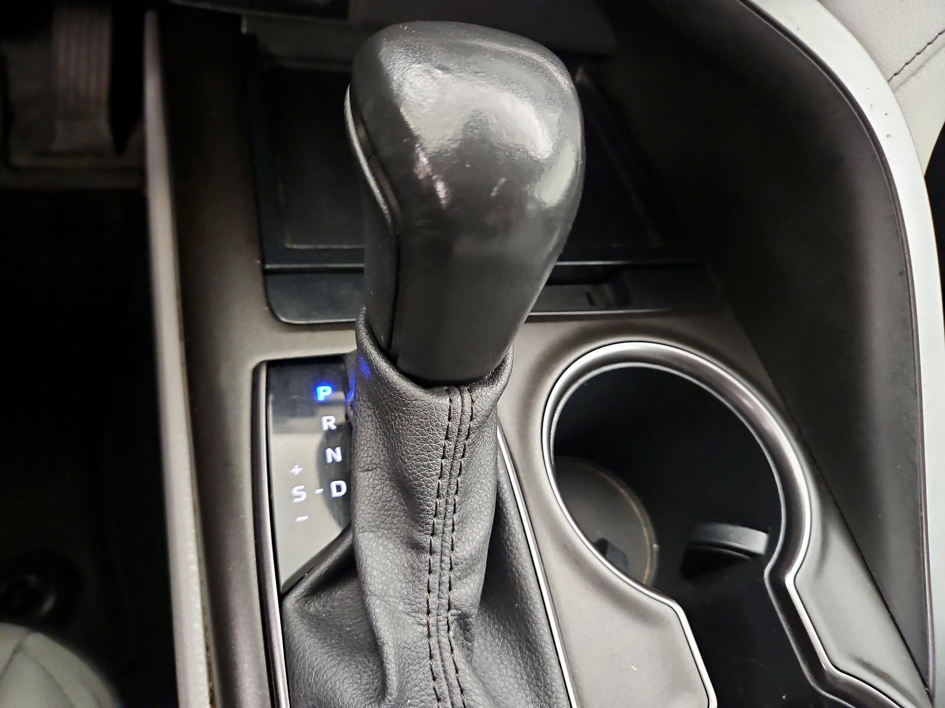 Thumbnail: 2021 Toyota Camry - 17