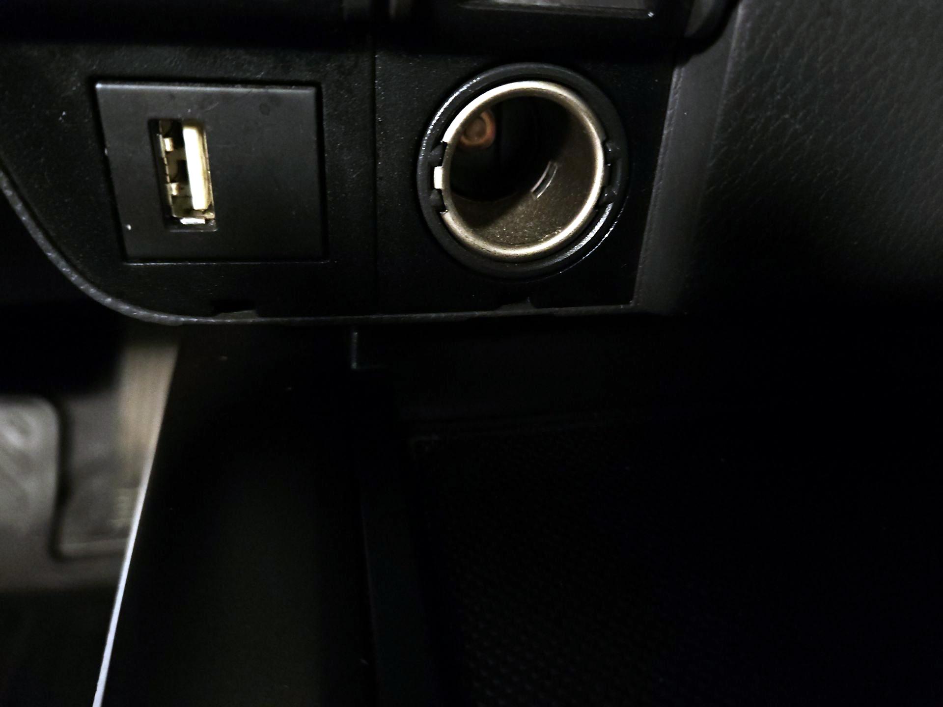 Thumbnail: 2021 Toyota Camry - 18