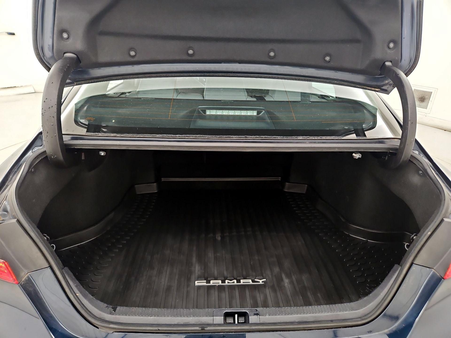 Thumbnail: 2021 Toyota Camry - 20