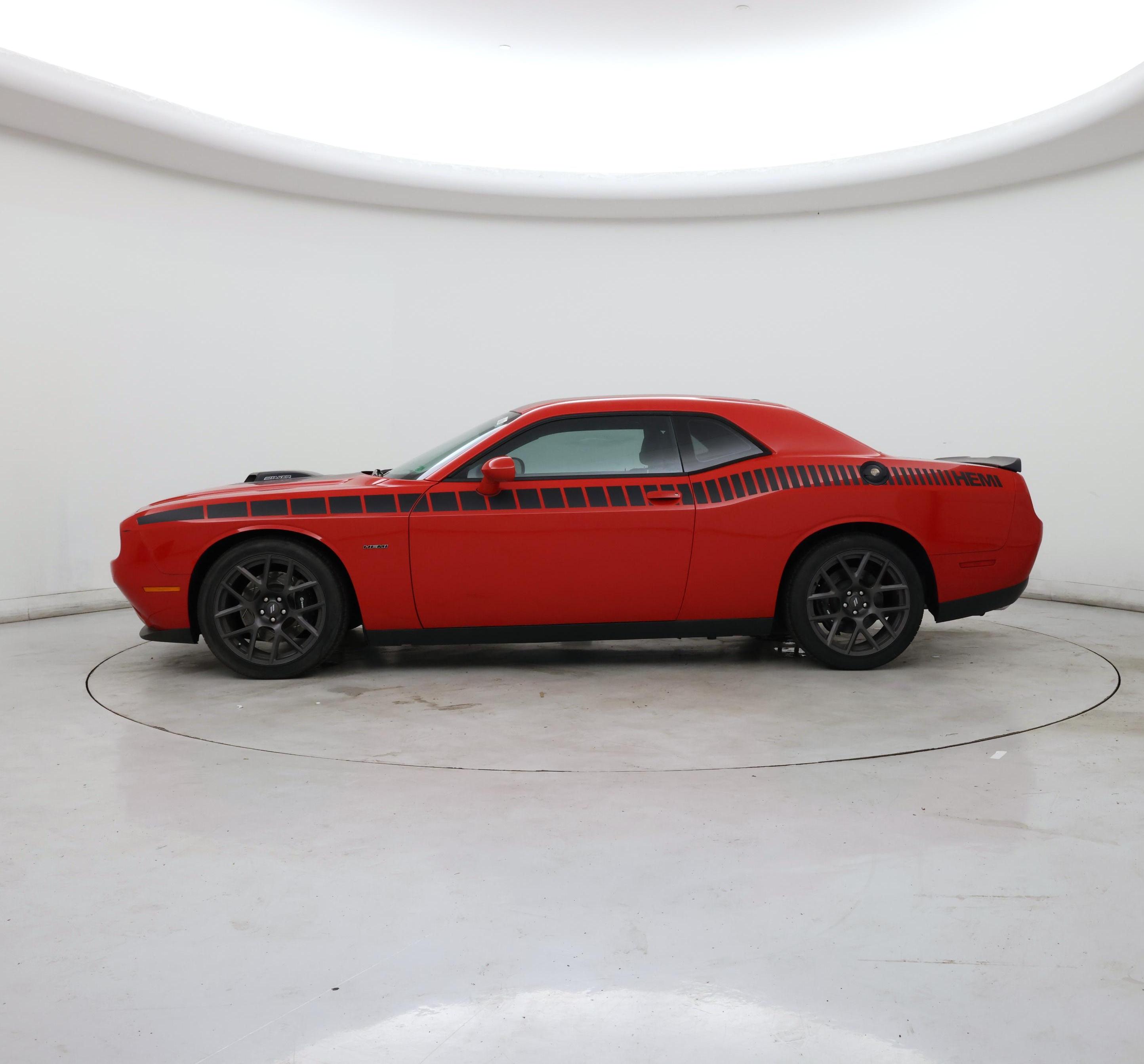 Thumbnail: 2018 Dodge Challenger - 3