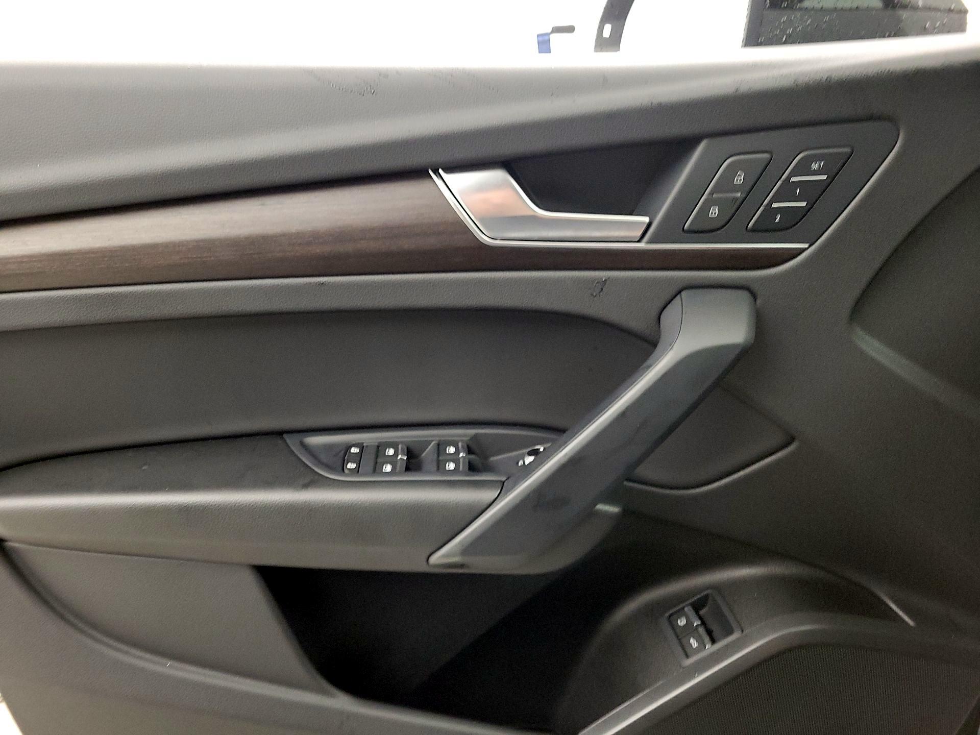 Thumbnail: 2024 Audi Q5 - 12