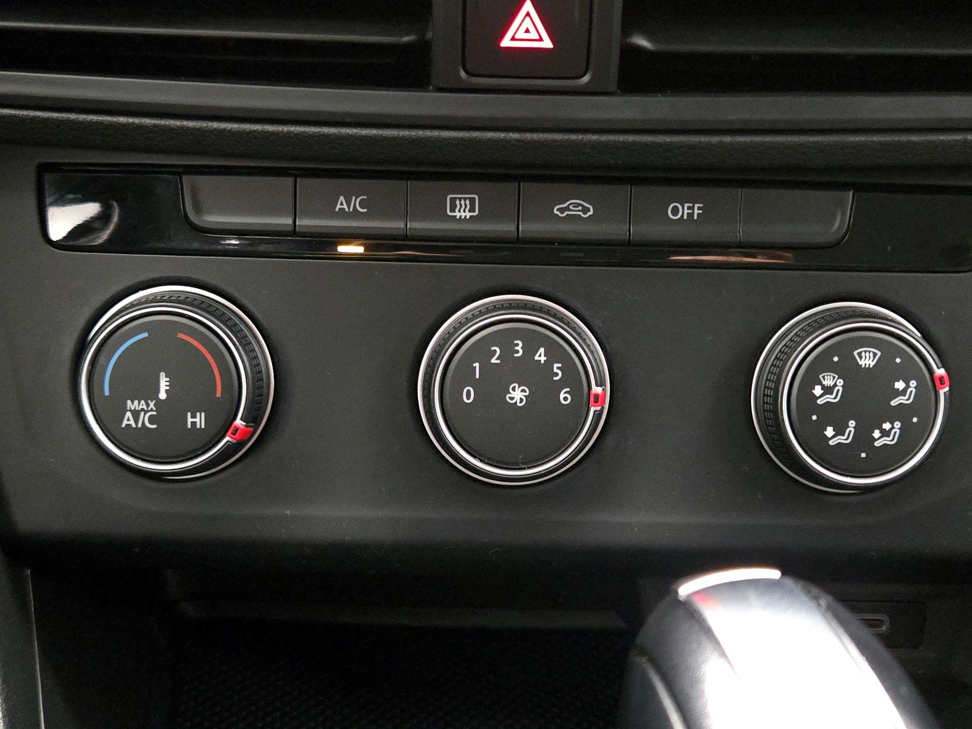 Thumbnail: 2021 Volkswagen Jetta - 16