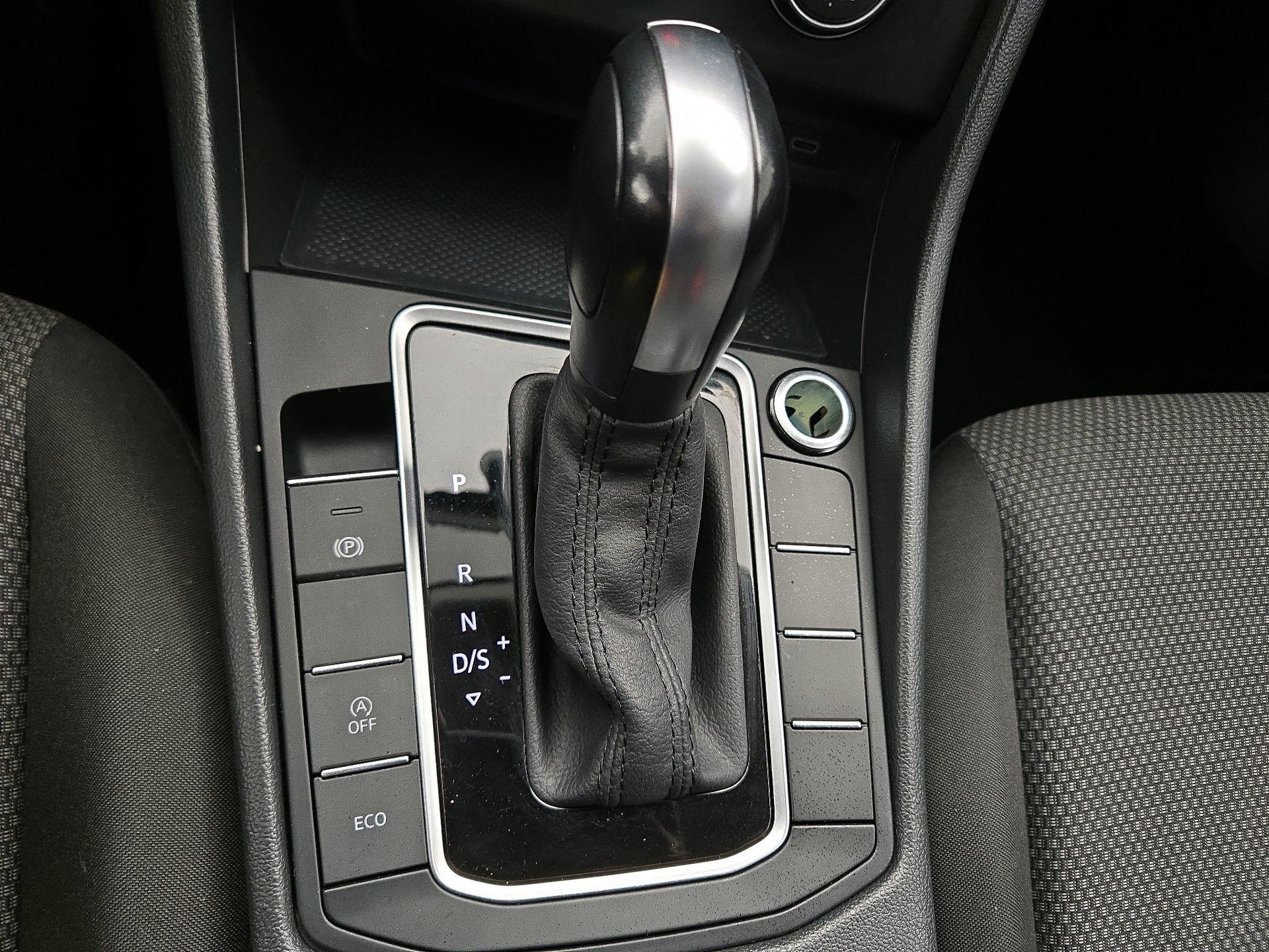 Thumbnail: 2021 Volkswagen Jetta - 17