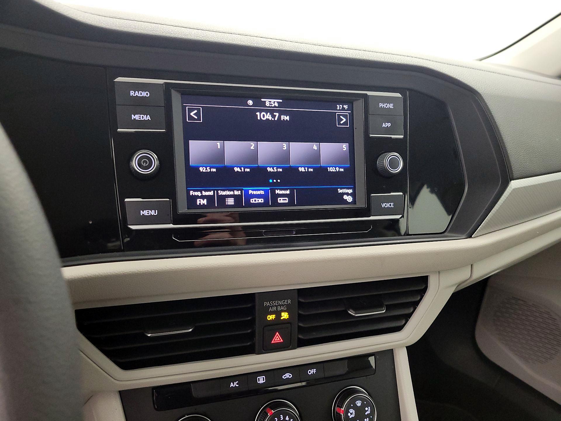 Thumbnail: 2022 Volkswagen Jetta - 15