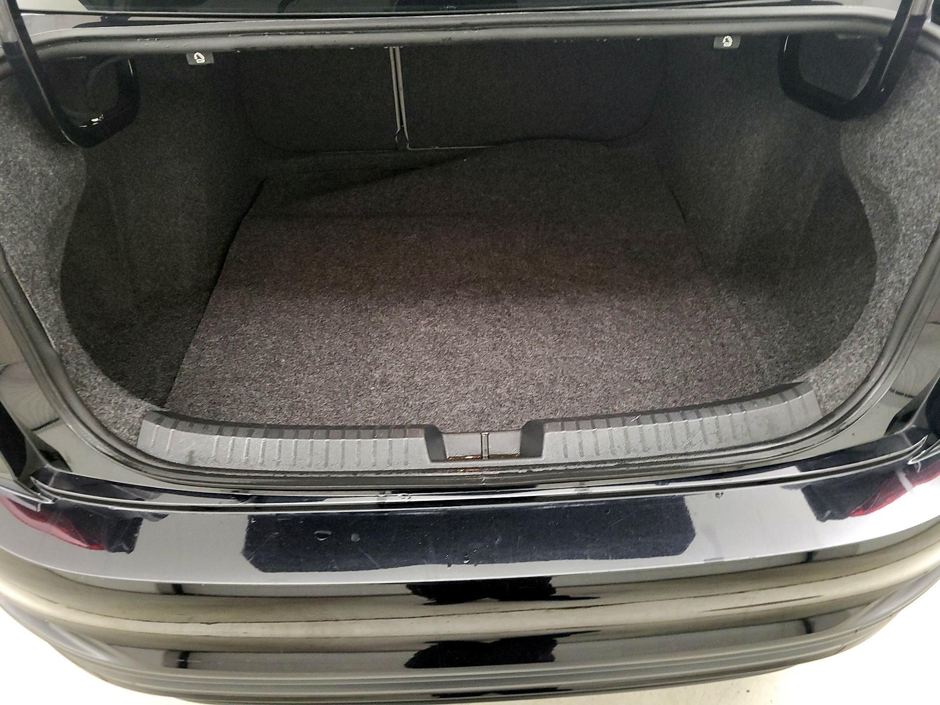 Thumbnail: 2022 Volkswagen Jetta - 20