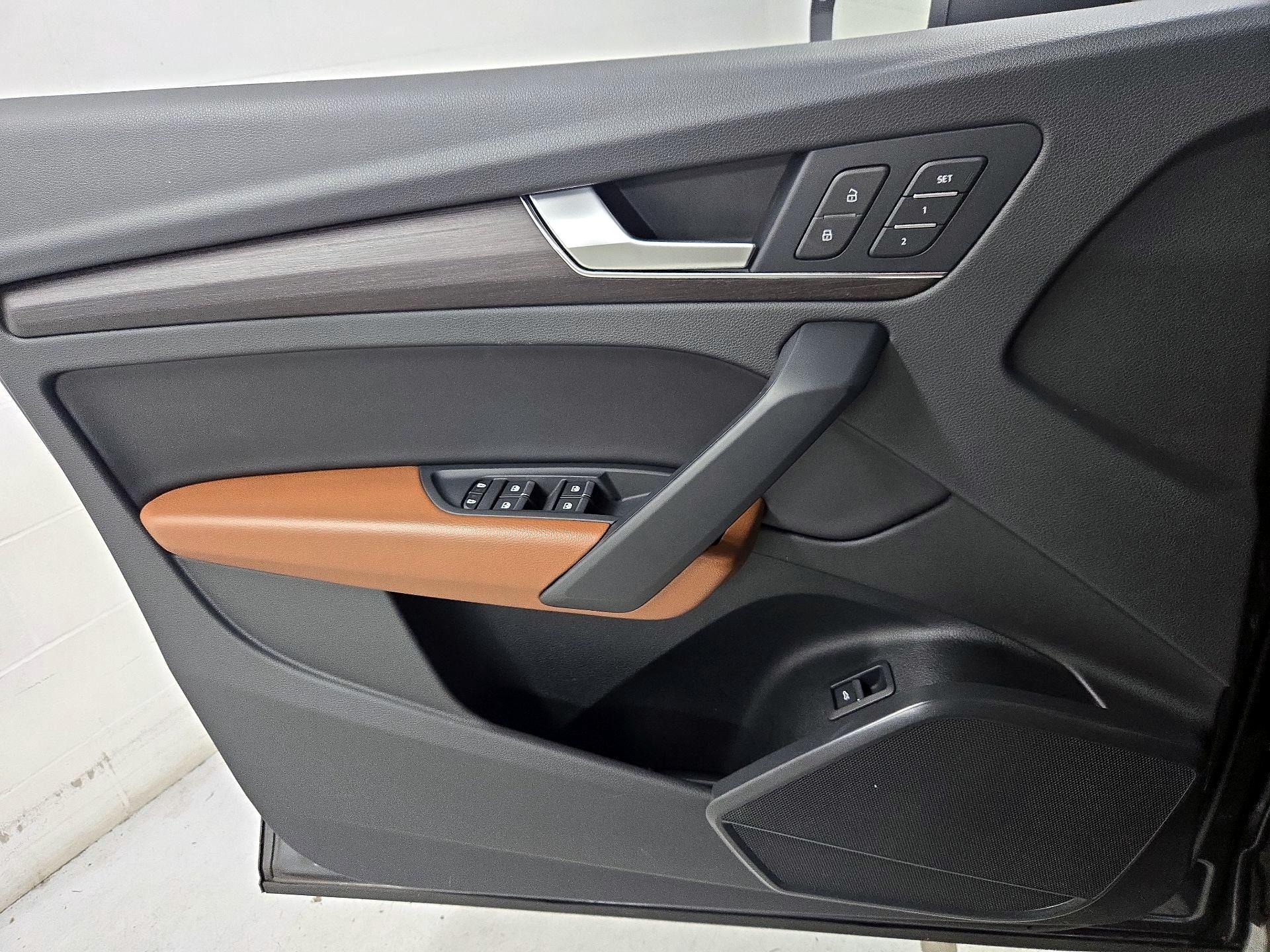 Thumbnail: 2022 Audi Q5 - 12