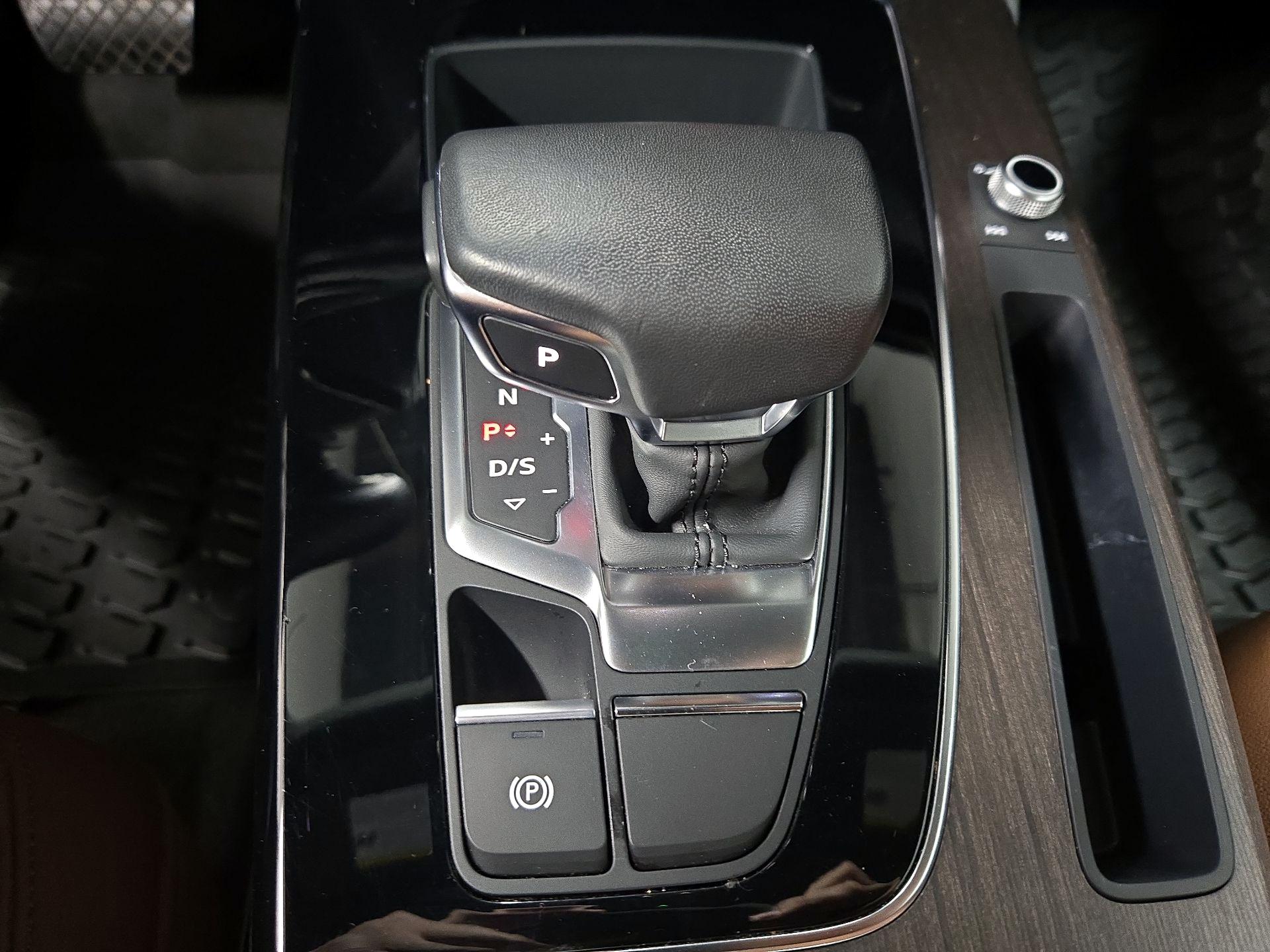 Thumbnail: 2022 Audi Q5 - 17