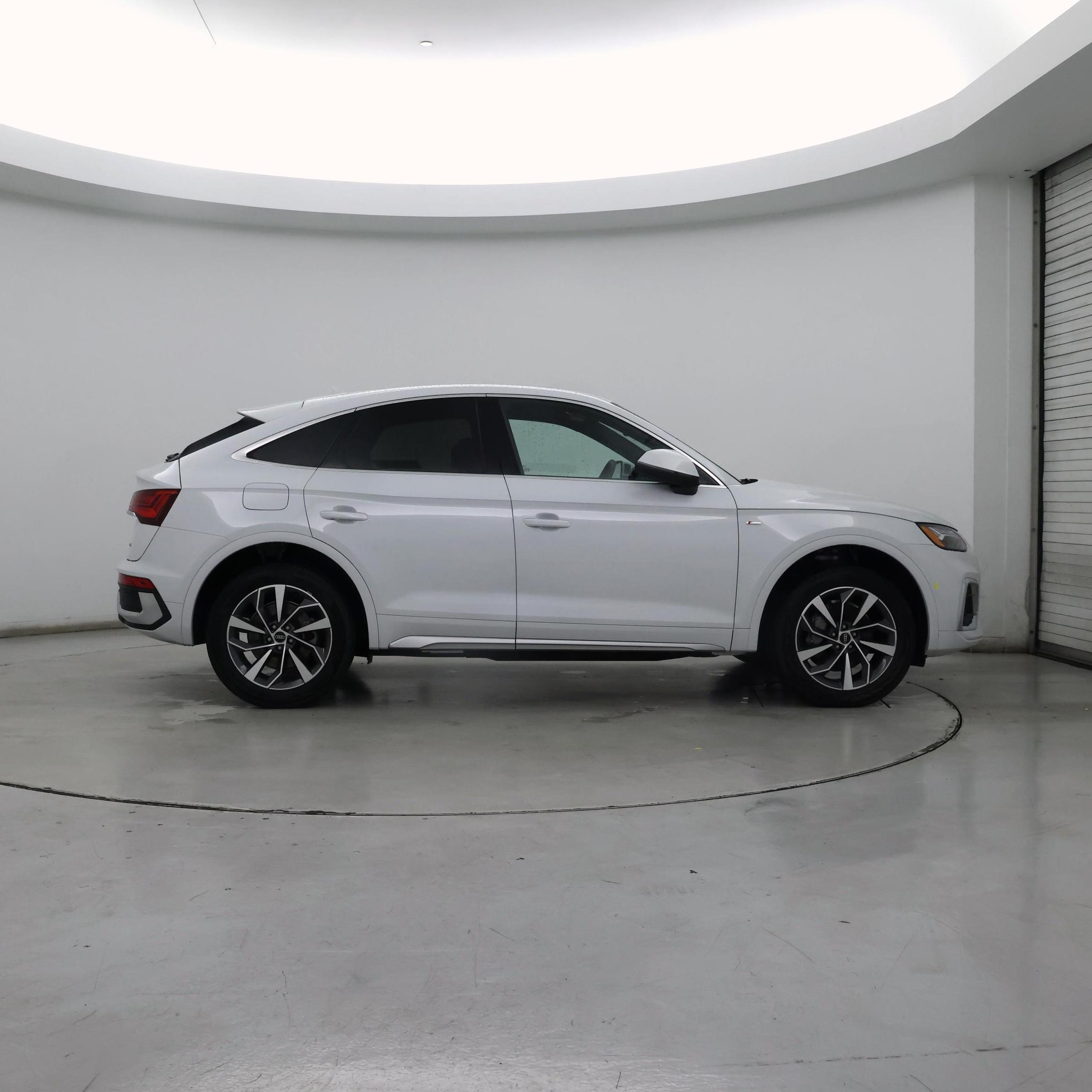 Thumbnail: 2023 Audi Q5 - 7