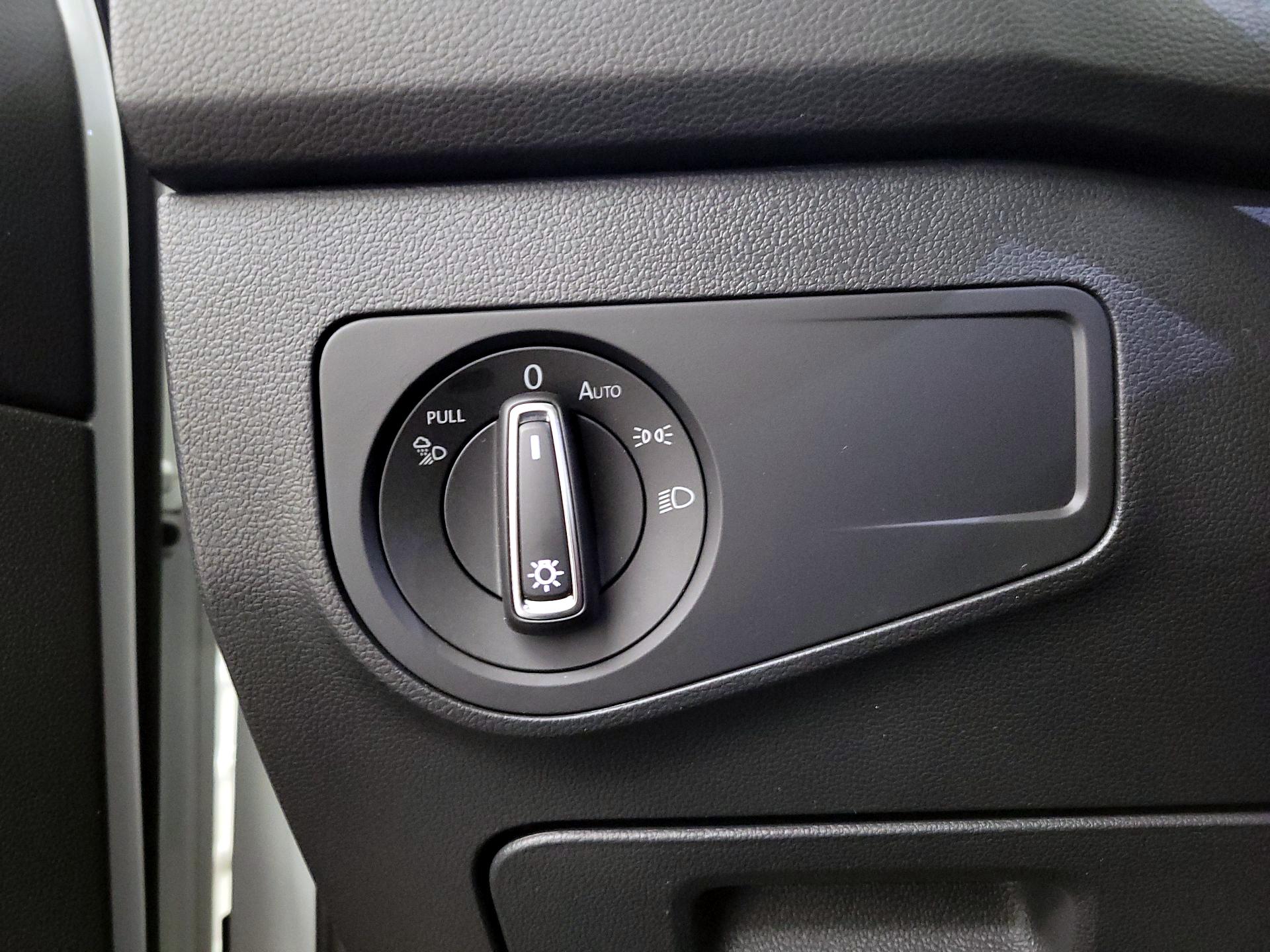 Thumbnail: 2024 Volkswagen Tiguan - 13