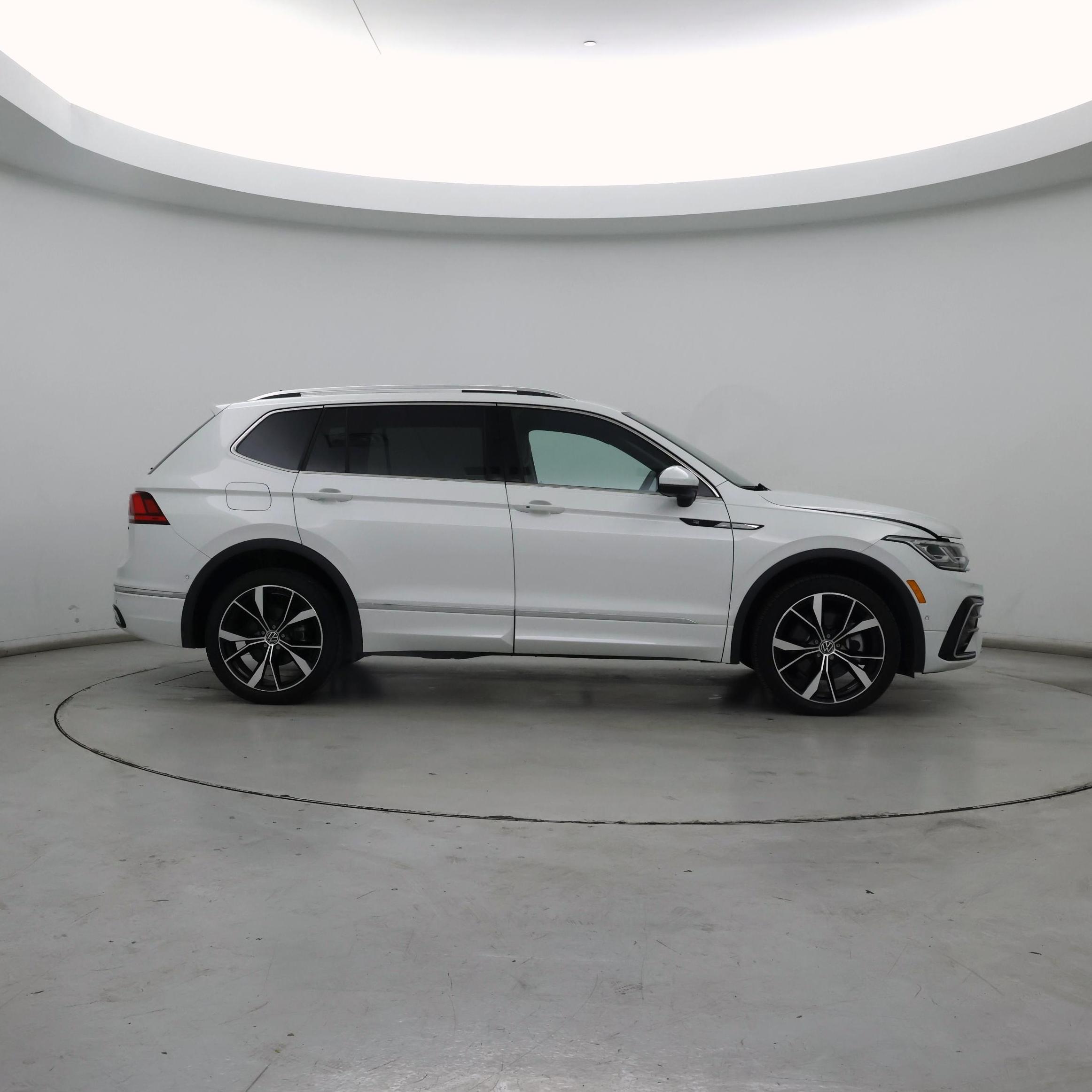 Thumbnail: 2024 Volkswagen Tiguan - 7