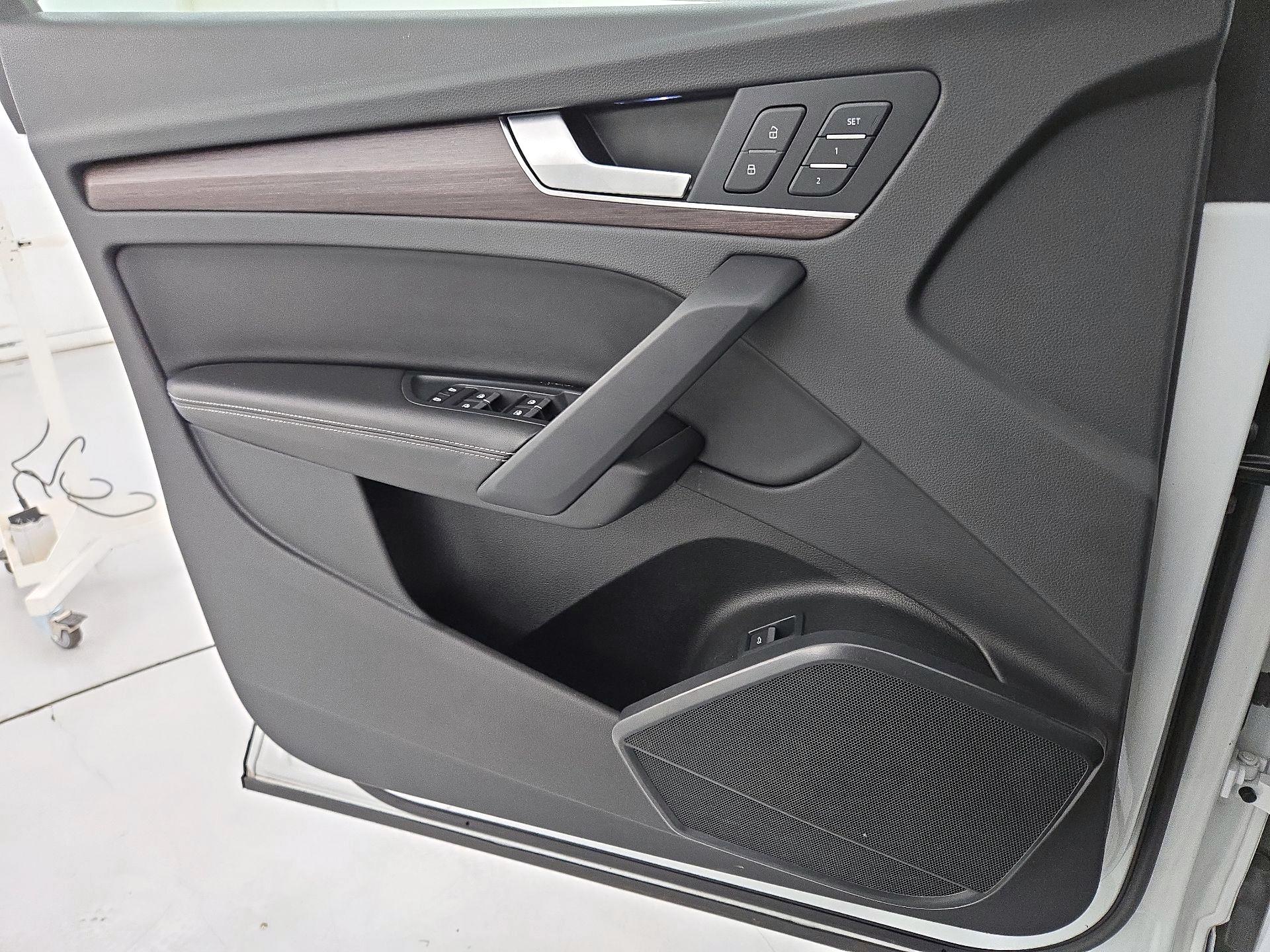 Thumbnail: 2022 Audi Q5 - 12