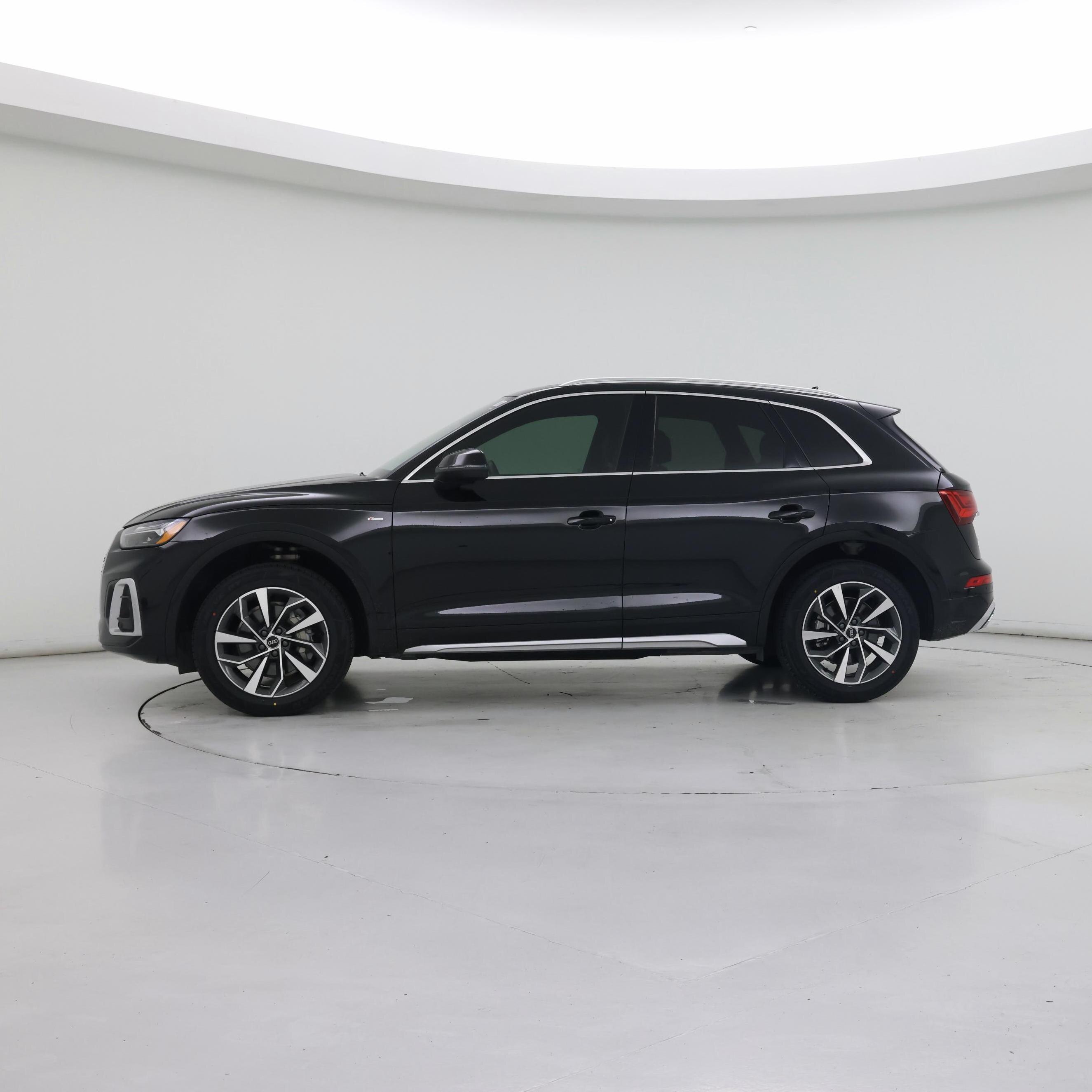 Thumbnail: 2023 Audi Q5 - 3