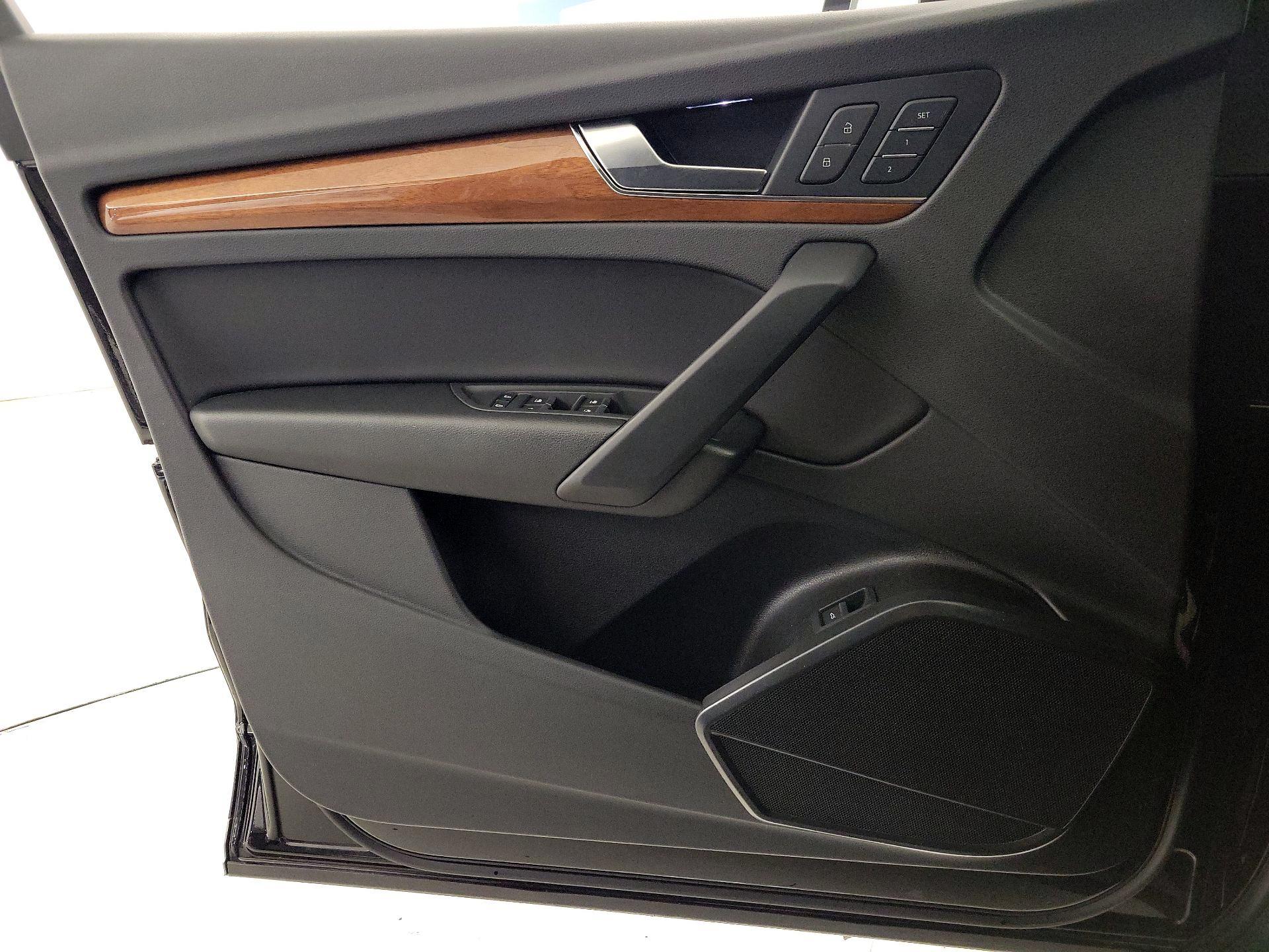 Thumbnail: 2022 Audi Q5 - 12