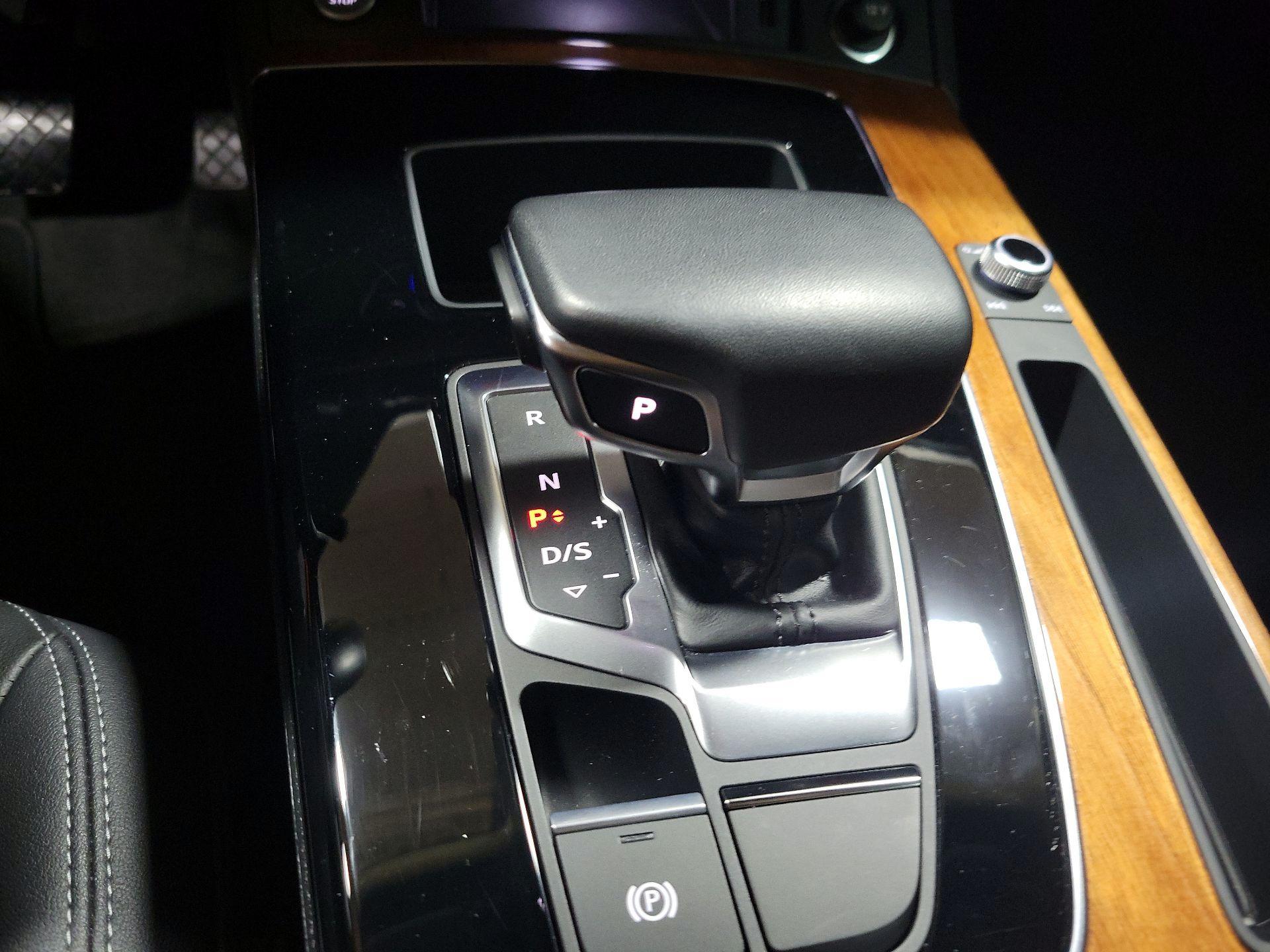 Thumbnail: 2022 Audi Q5 - 17