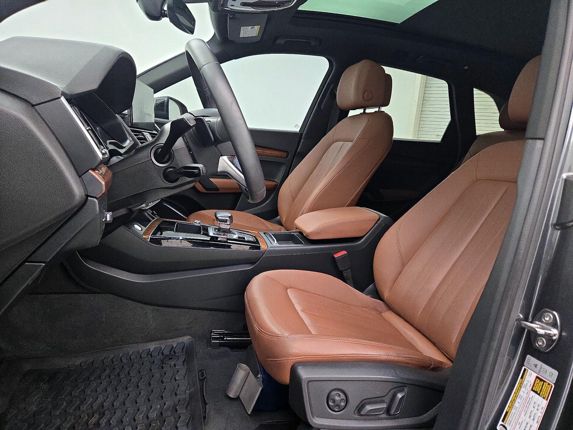 Thumbnail: 2022 Audi Q5 - 11