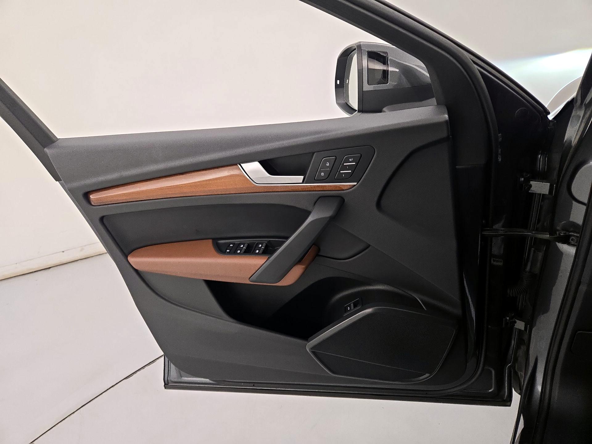 Thumbnail: 2022 Audi Q5 - 12