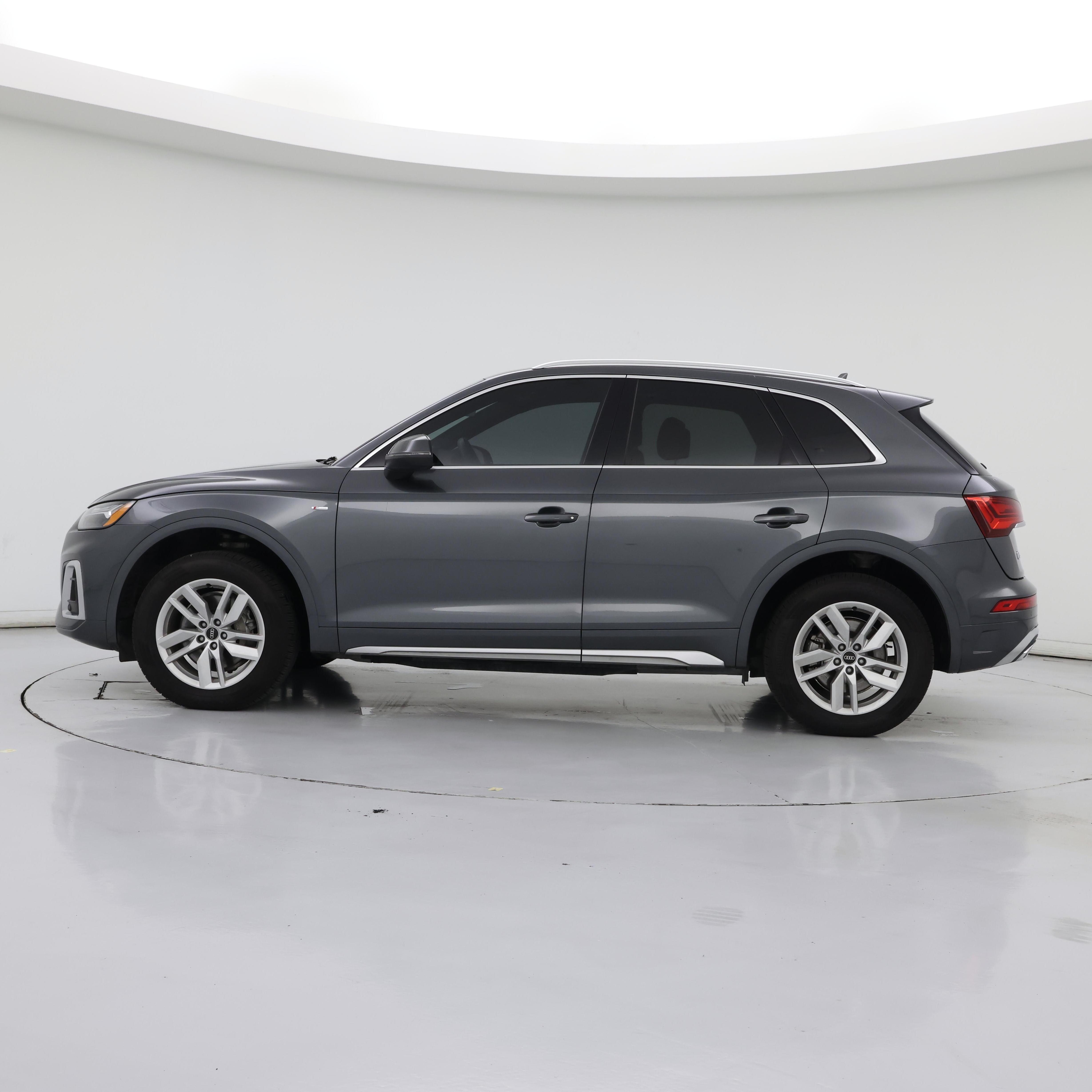 Thumbnail: 2022 Audi Q5 - 3