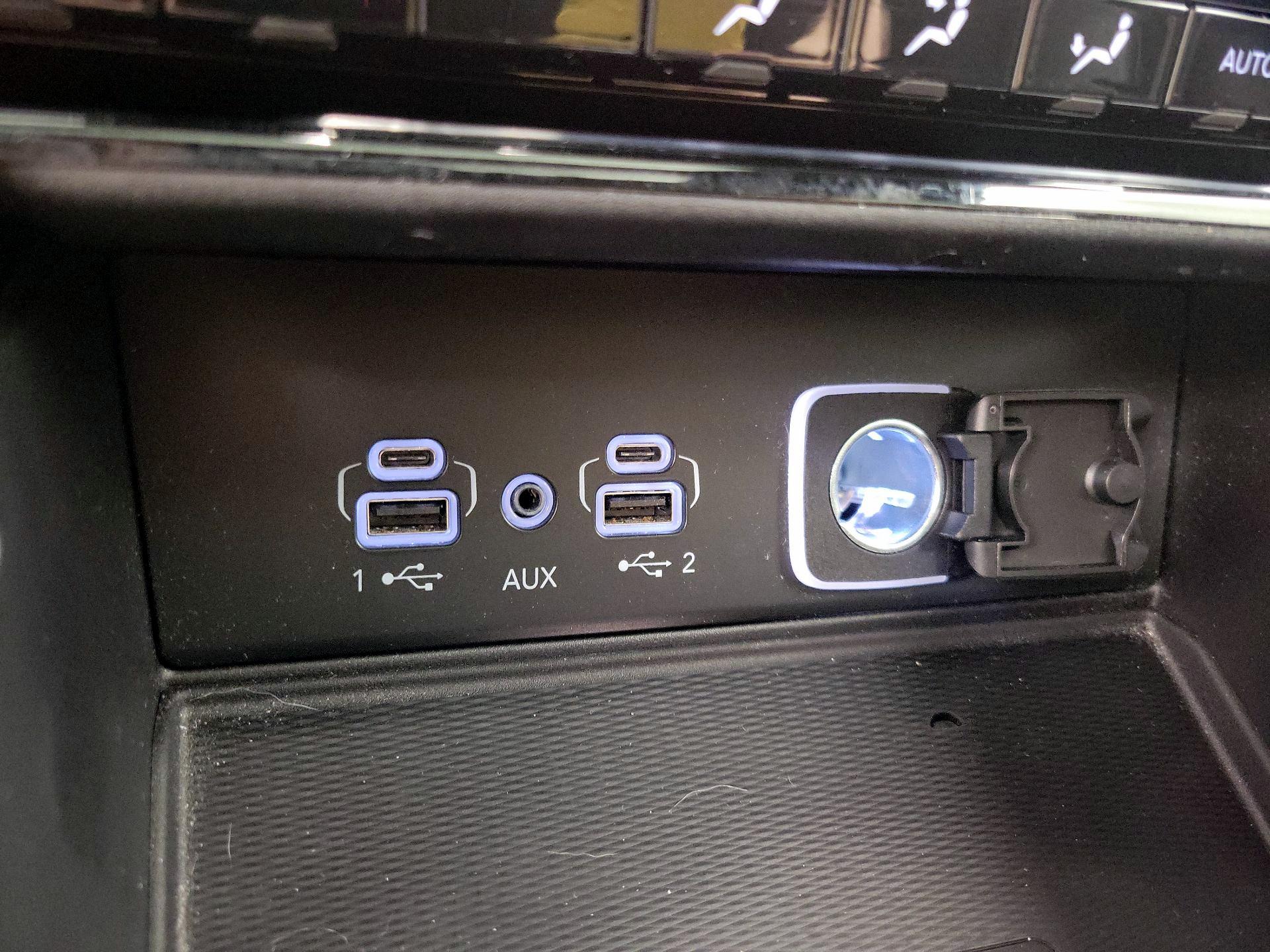 Thumbnail: 2023 Jeep Grand Cherokee - 18