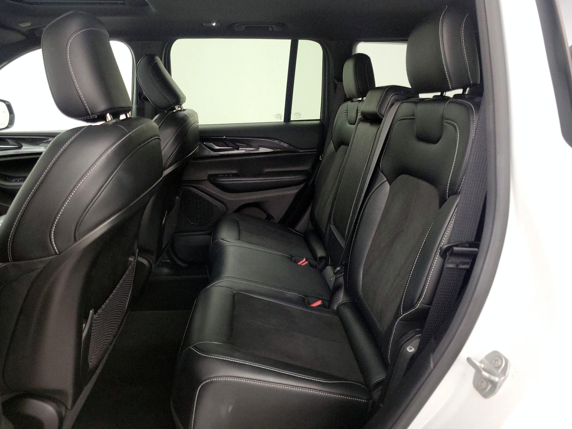 Thumbnail: 2023 Jeep Grand Cherokee - 20