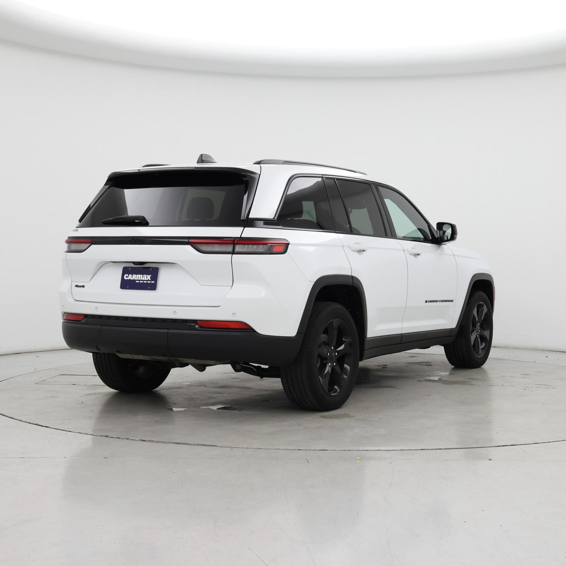 Thumbnail: 2023 Jeep Grand Cherokee - 8